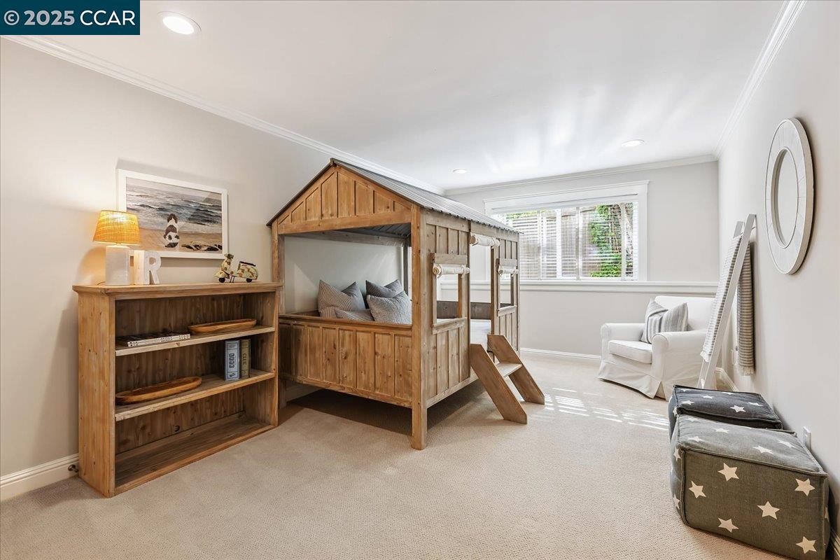 Detail Gallery Image 28 of 44 For 121 Meadow View Rd, Orinda,  CA 94563-3249 - 5 Beds | 3 Baths
