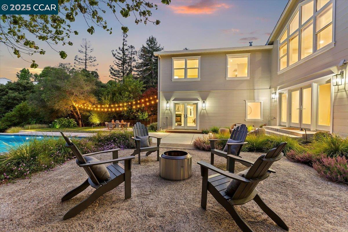 Detail Gallery Image 32 of 44 For 121 Meadow View Rd, Orinda,  CA 94563-3249 - 5 Beds | 3 Baths