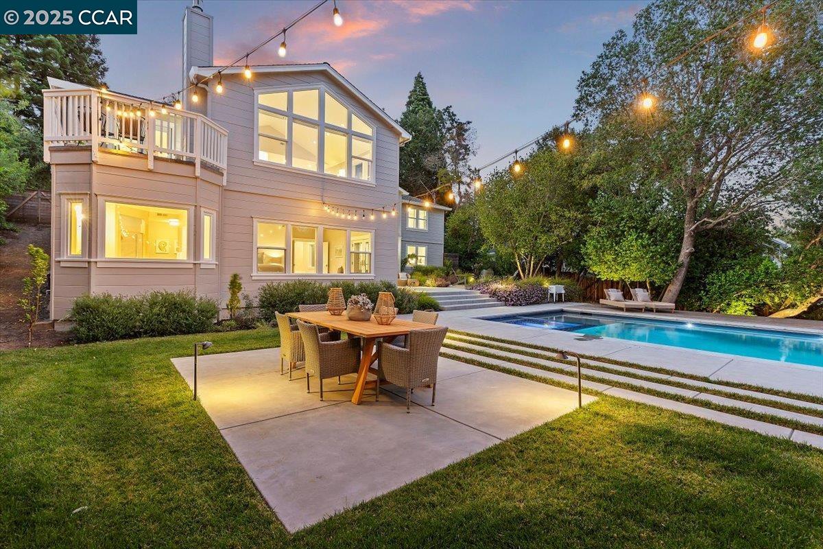 Detail Gallery Image 35 of 44 For 121 Meadow View Rd, Orinda,  CA 94563-3249 - 5 Beds | 3 Baths