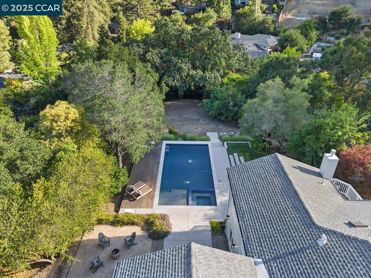 Detail Gallery Image 42 of 44 For 121 Meadow View Rd, Orinda,  CA 94563-3249 - 5 Beds | 3 Baths