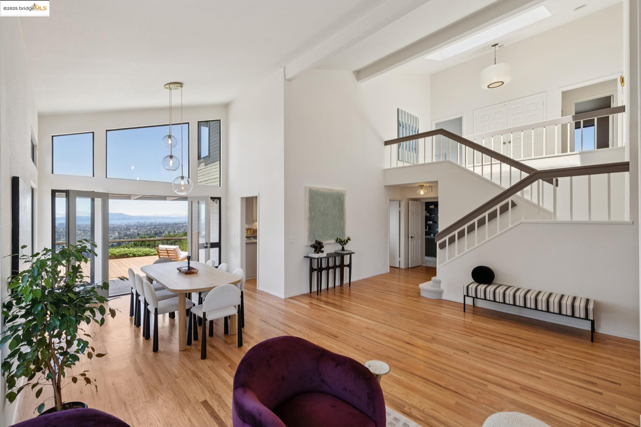 Detail Gallery Image 13 of 58 For 6109 Ridgemont Dr, Oakland,  CA 94619 - 4 Beds | 2/1 Baths