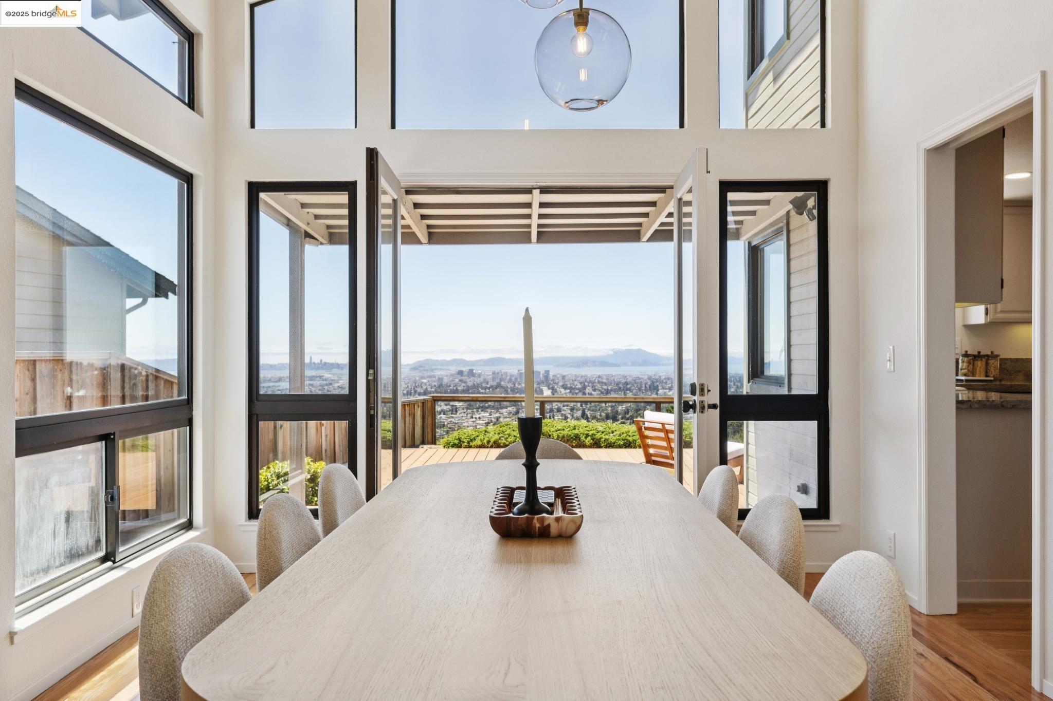 Detail Gallery Image 16 of 58 For 6109 Ridgemont Dr, Oakland,  CA 94619 - 4 Beds | 2/1 Baths