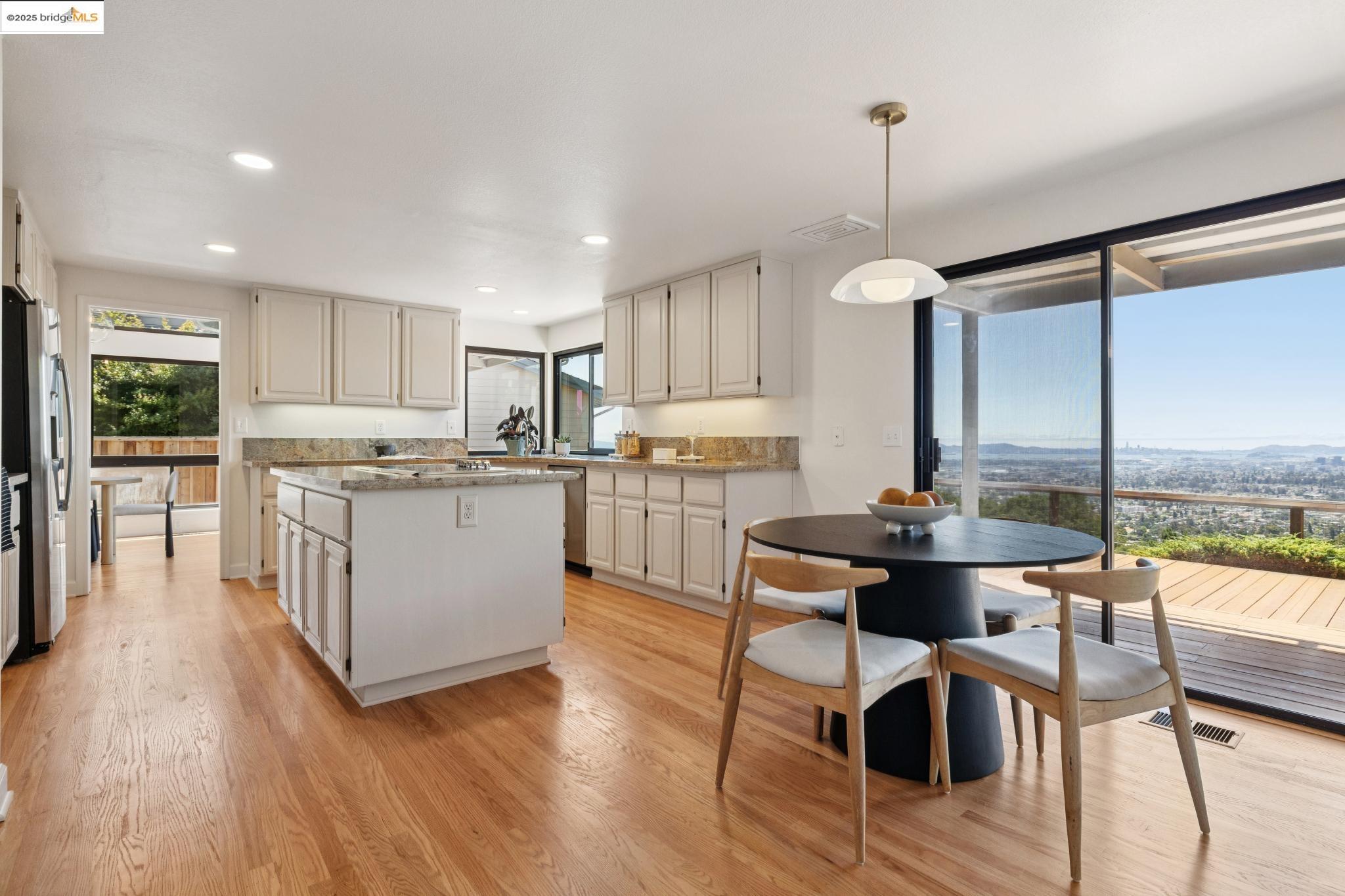 Detail Gallery Image 23 of 58 For 6109 Ridgemont Dr, Oakland,  CA 94619 - 4 Beds | 2/1 Baths