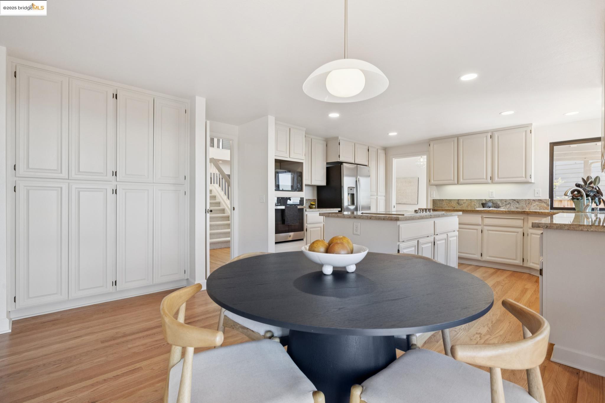 Detail Gallery Image 24 of 58 For 6109 Ridgemont Dr, Oakland,  CA 94619 - 4 Beds | 2/1 Baths