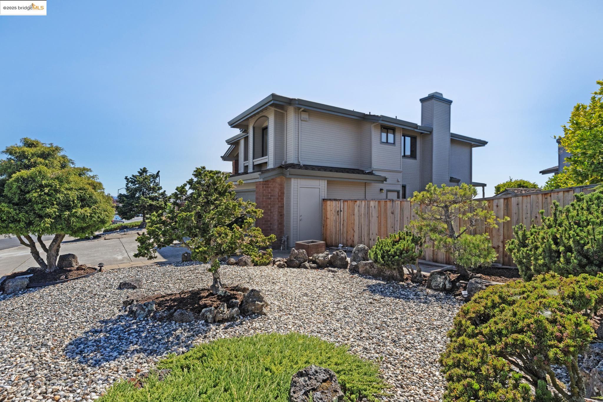 Detail Gallery Image 4 of 58 For 6109 Ridgemont Dr, Oakland,  CA 94619 - 4 Beds | 2/1 Baths