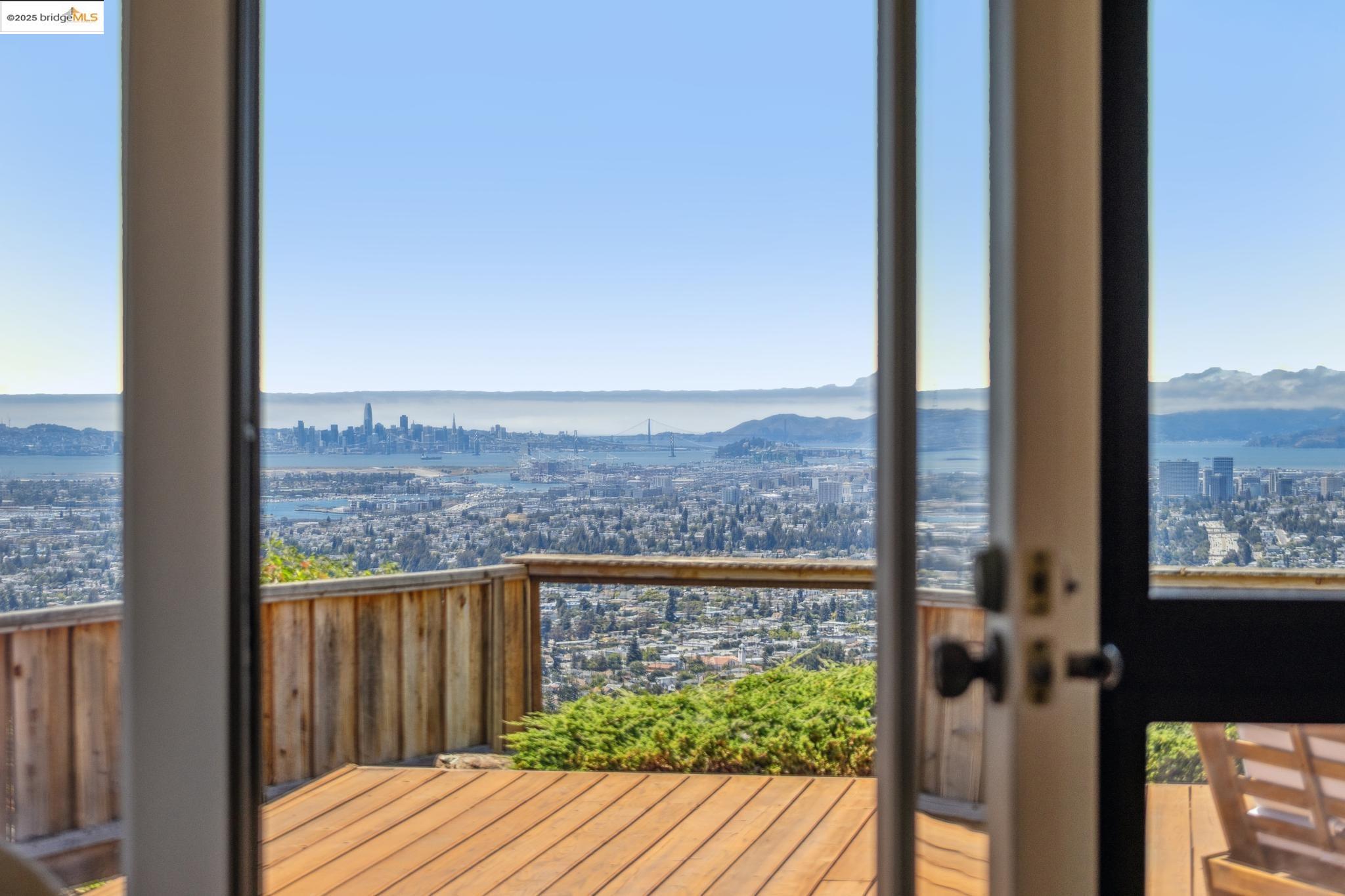 Detail Gallery Image 39 of 58 For 6109 Ridgemont Dr, Oakland,  CA 94619 - 4 Beds | 2/1 Baths