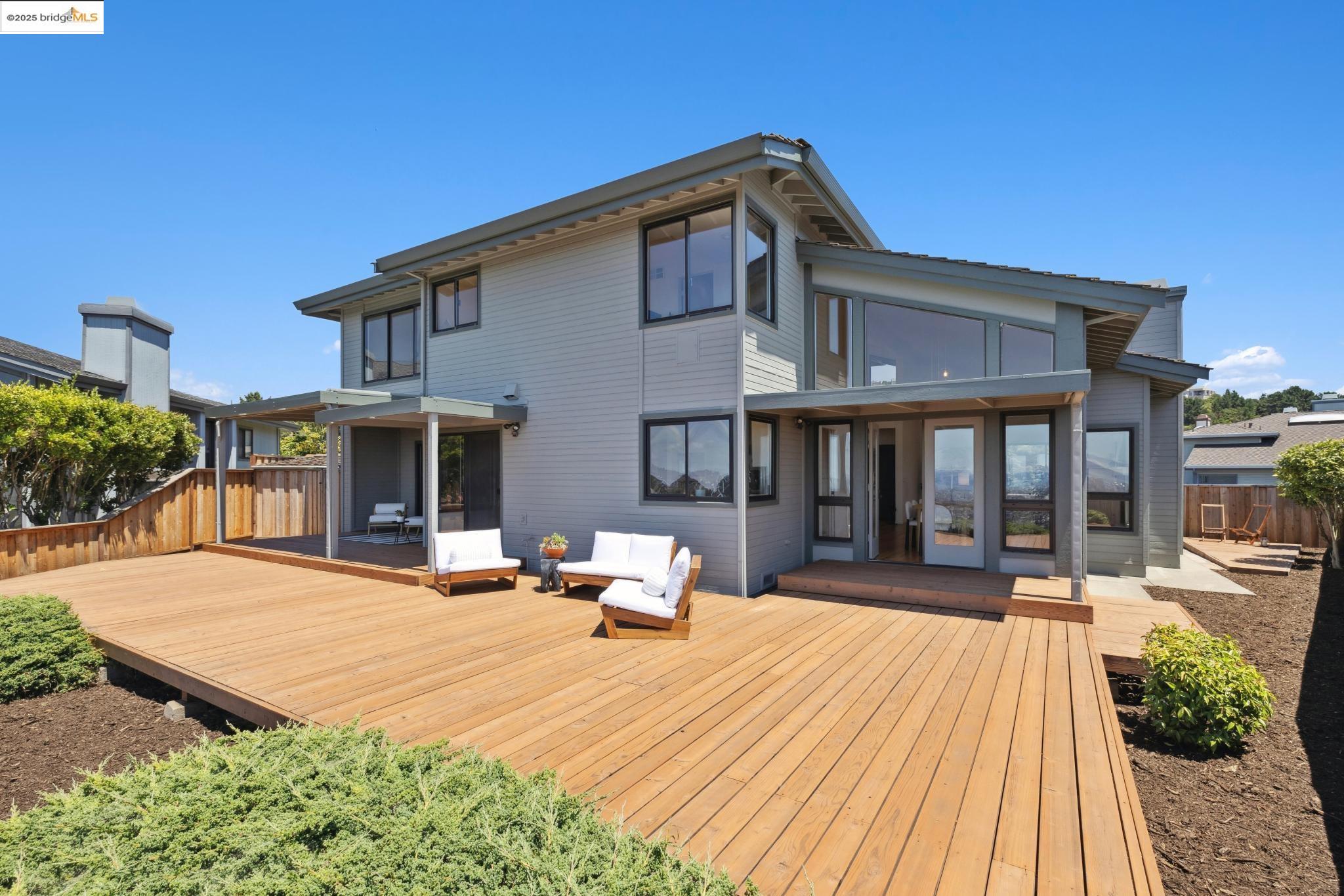 Detail Gallery Image 40 of 58 For 6109 Ridgemont Dr, Oakland,  CA 94619 - 4 Beds | 2/1 Baths