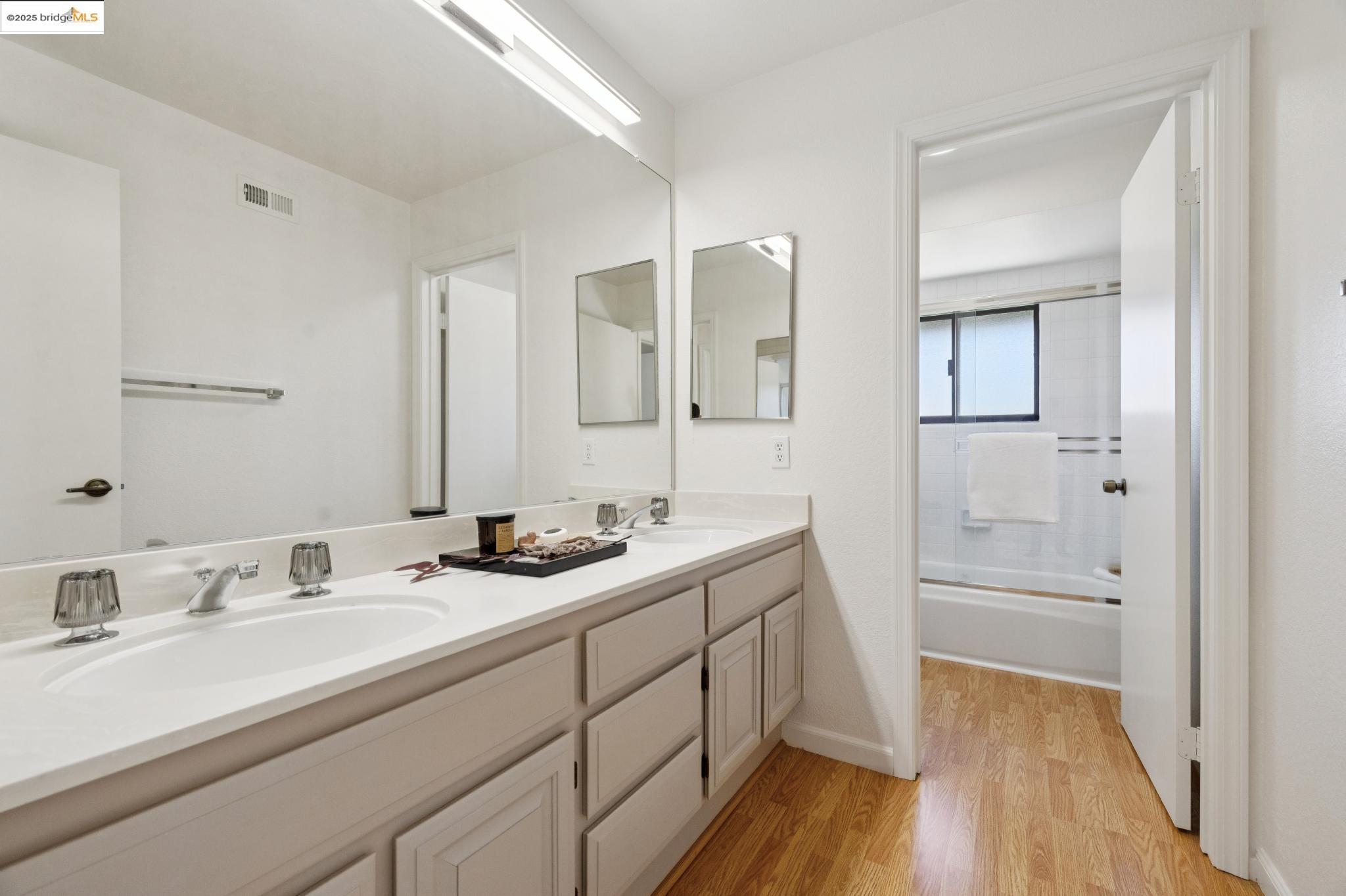 Detail Gallery Image 45 of 58 For 6109 Ridgemont Dr, Oakland,  CA 94619 - 4 Beds | 2/1 Baths