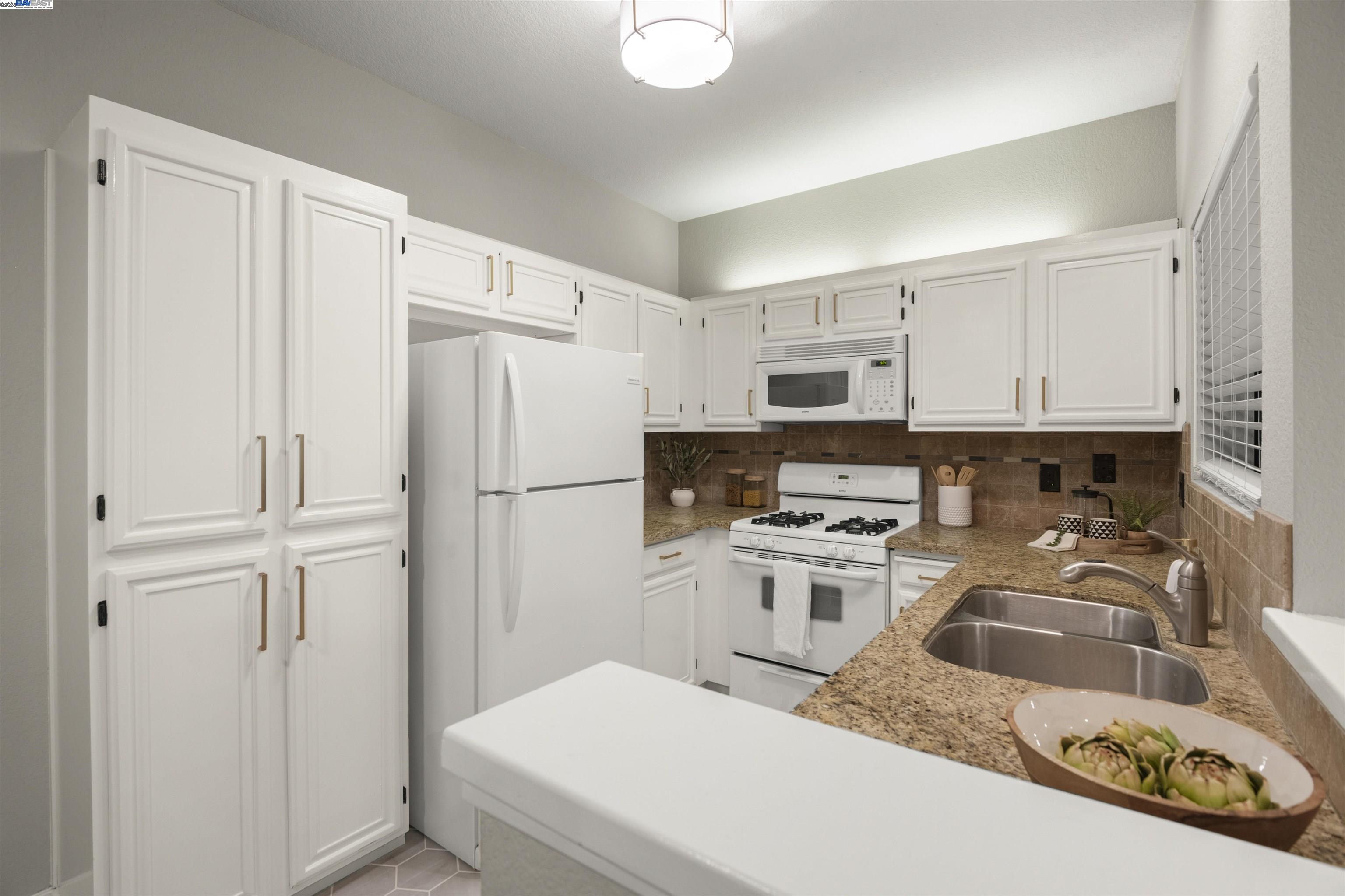 Detail Gallery Image 8 of 16 For 36992 Meadowbrook Cmn #102,  Fremont,  CA 94536 - 1 Beds | 1 Baths