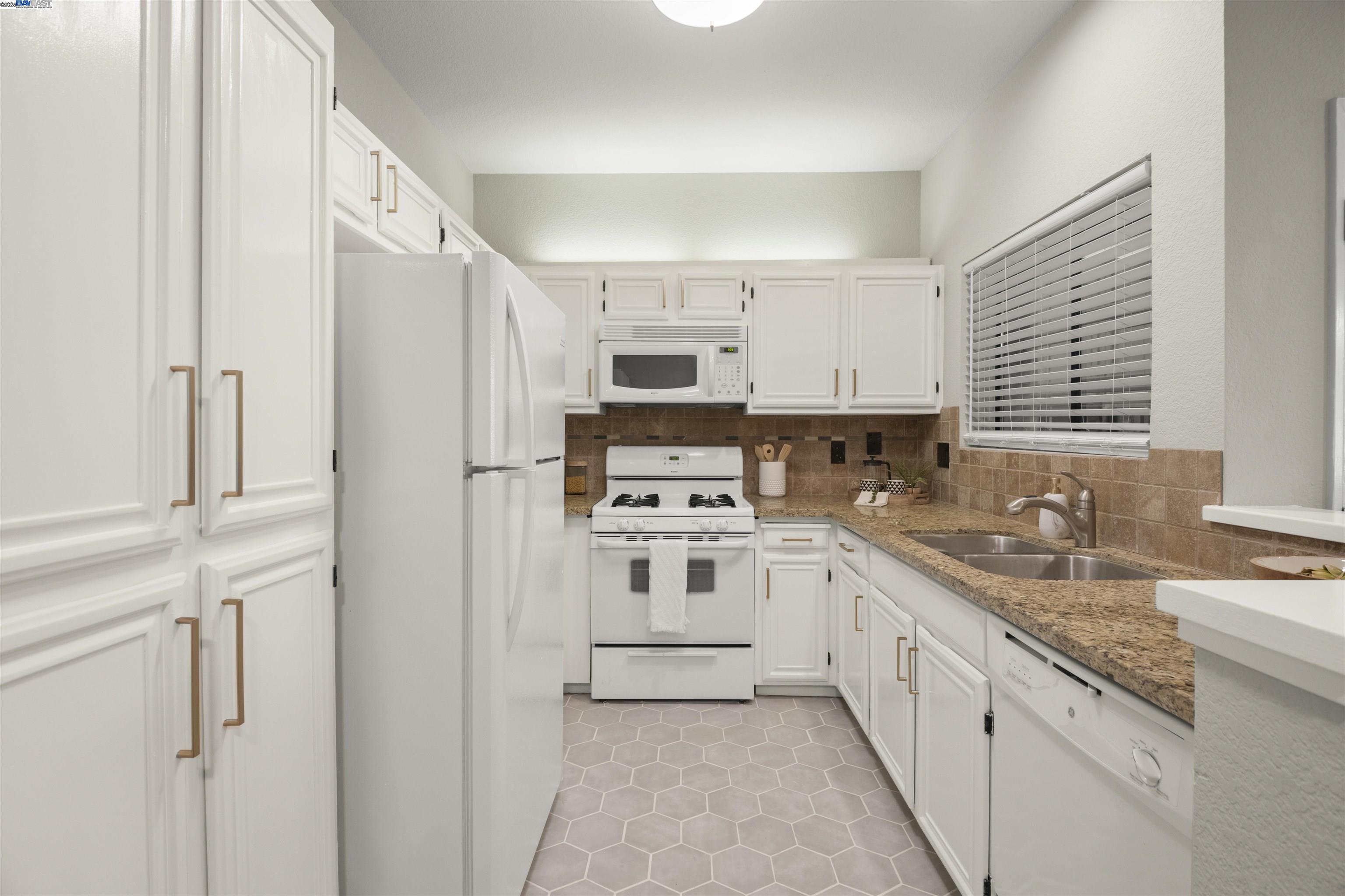 Detail Gallery Image 9 of 16 For 36992 Meadowbrook Cmn #102,  Fremont,  CA 94536 - 1 Beds | 1 Baths