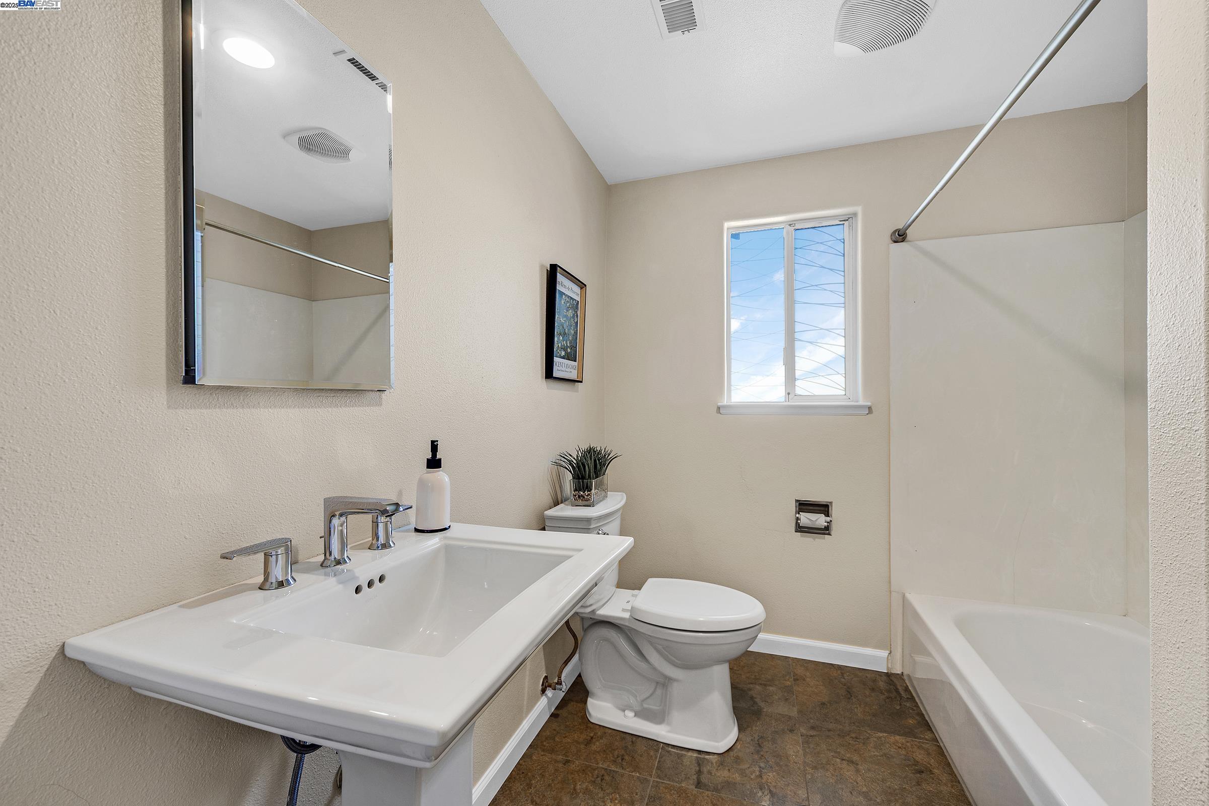 Detail Gallery Image 8 of 20 For 2350 W Avenue 135th, San Leandro,  CA 94577 - – Beds | – Baths