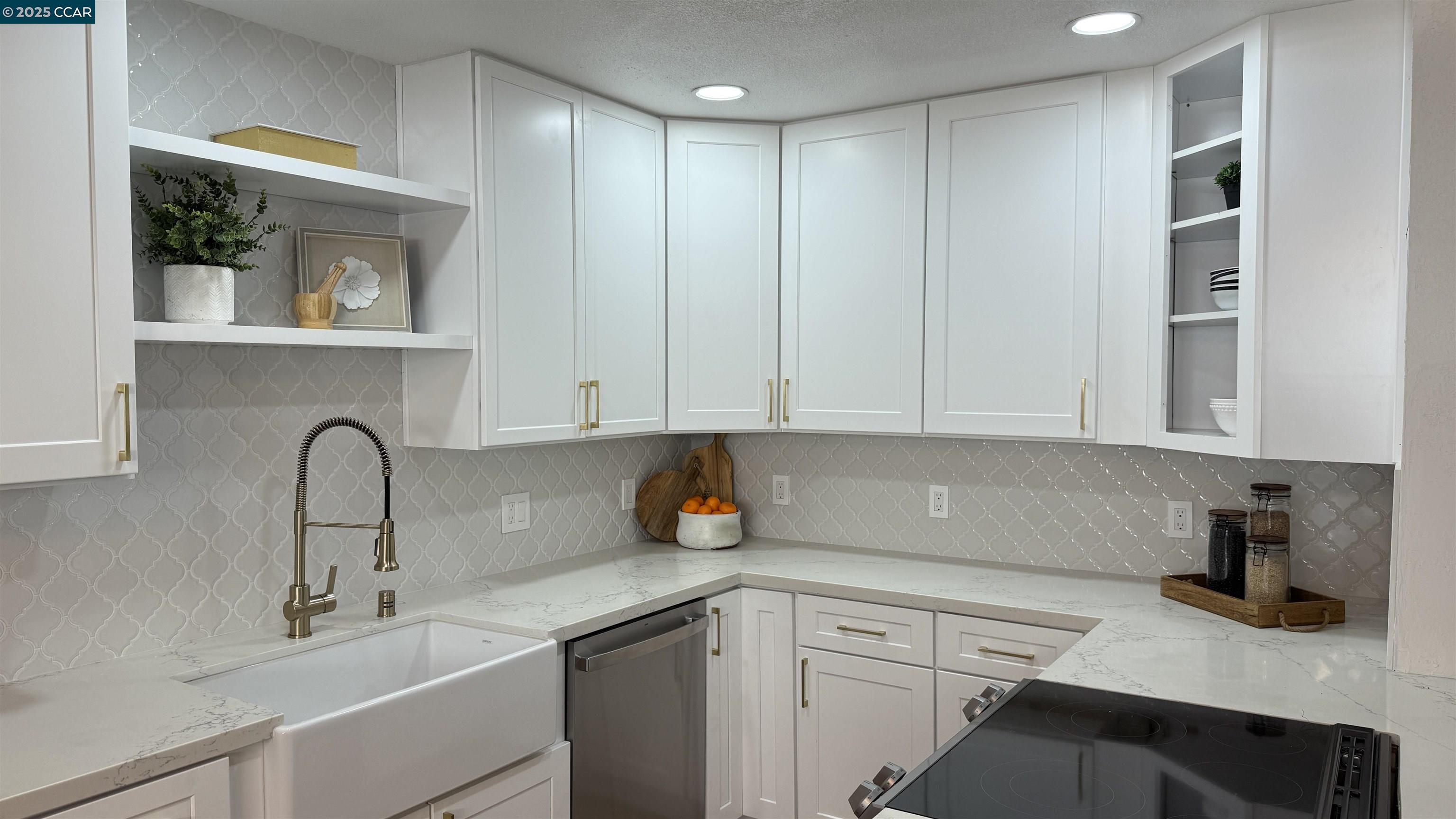 Detail Gallery Image 10 of 29 For 3461 Dormer Avenue, Concord,  CA 94519 - 4 Beds | 2 Baths