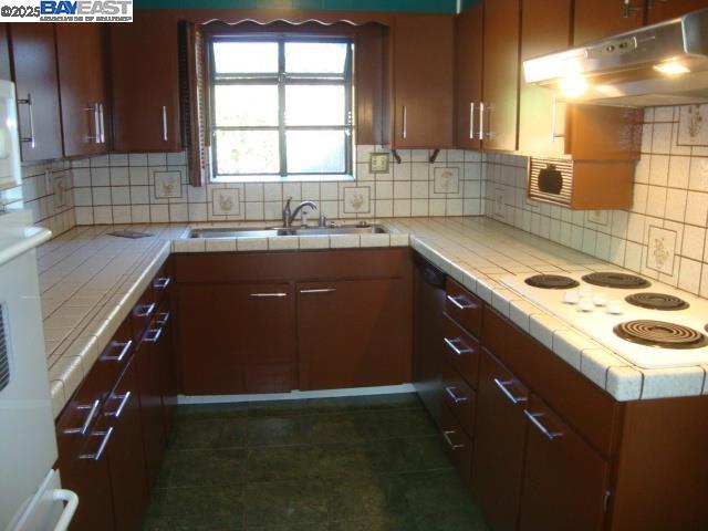 Detail Gallery Image 15 of 43 For 26132 Jane Ave, Hayward,  CA 94544 - 4 Beds | 3 Baths