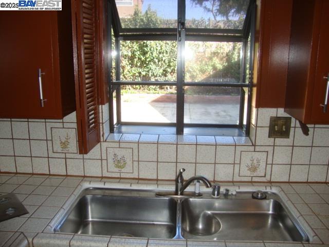 Detail Gallery Image 16 of 43 For 26132 Jane Ave, Hayward,  CA 94544 - 4 Beds | 3 Baths