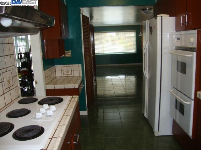 Detail Gallery Image 3 of 8 For 26132 Jane Ave, Hayward,  CA 94544 - 4 Beds | 3 Baths