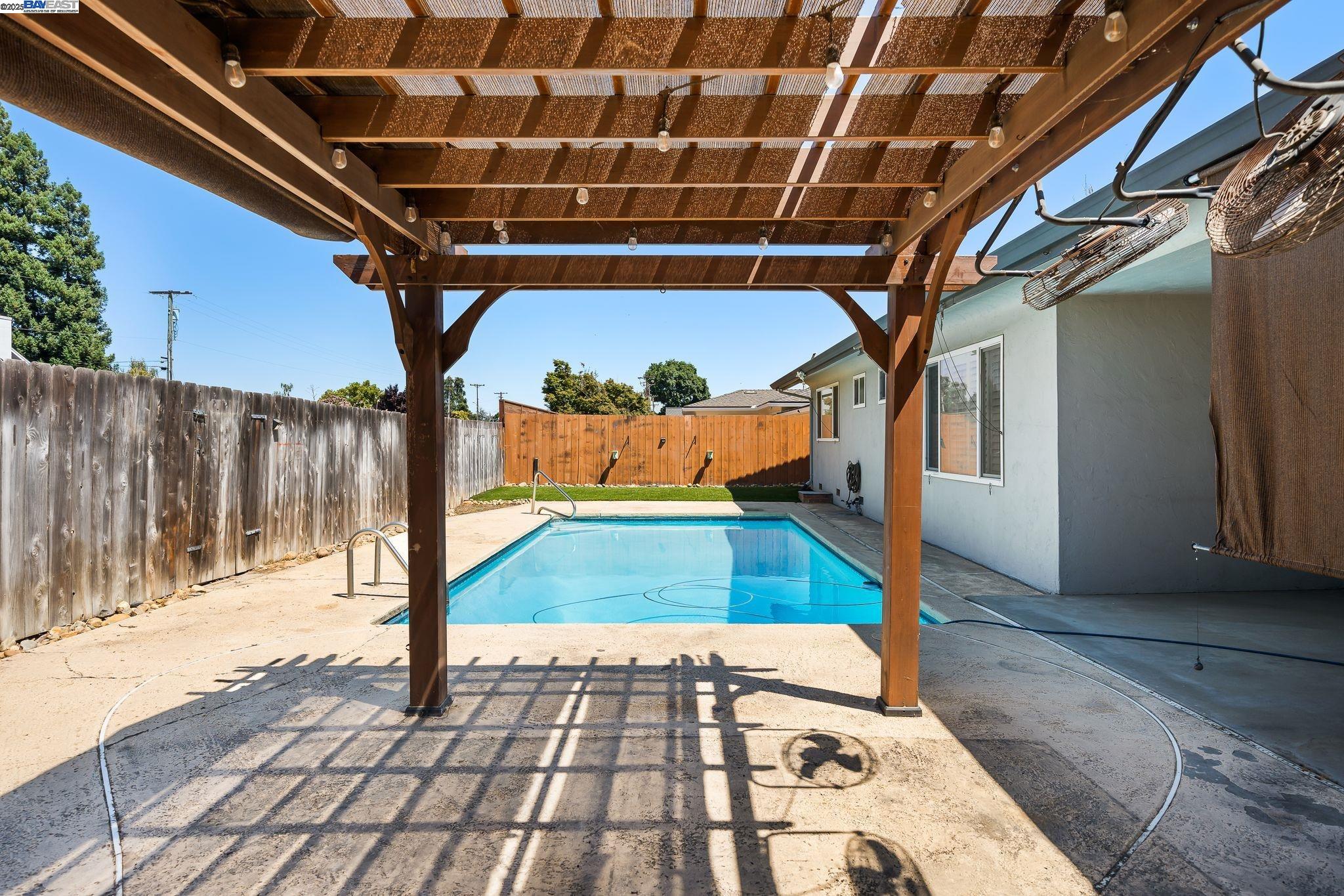 Detail Gallery Image 28 of 31 For 729 S Mills Ave, Lodi,  CA 95242 - 3 Beds | 2 Baths