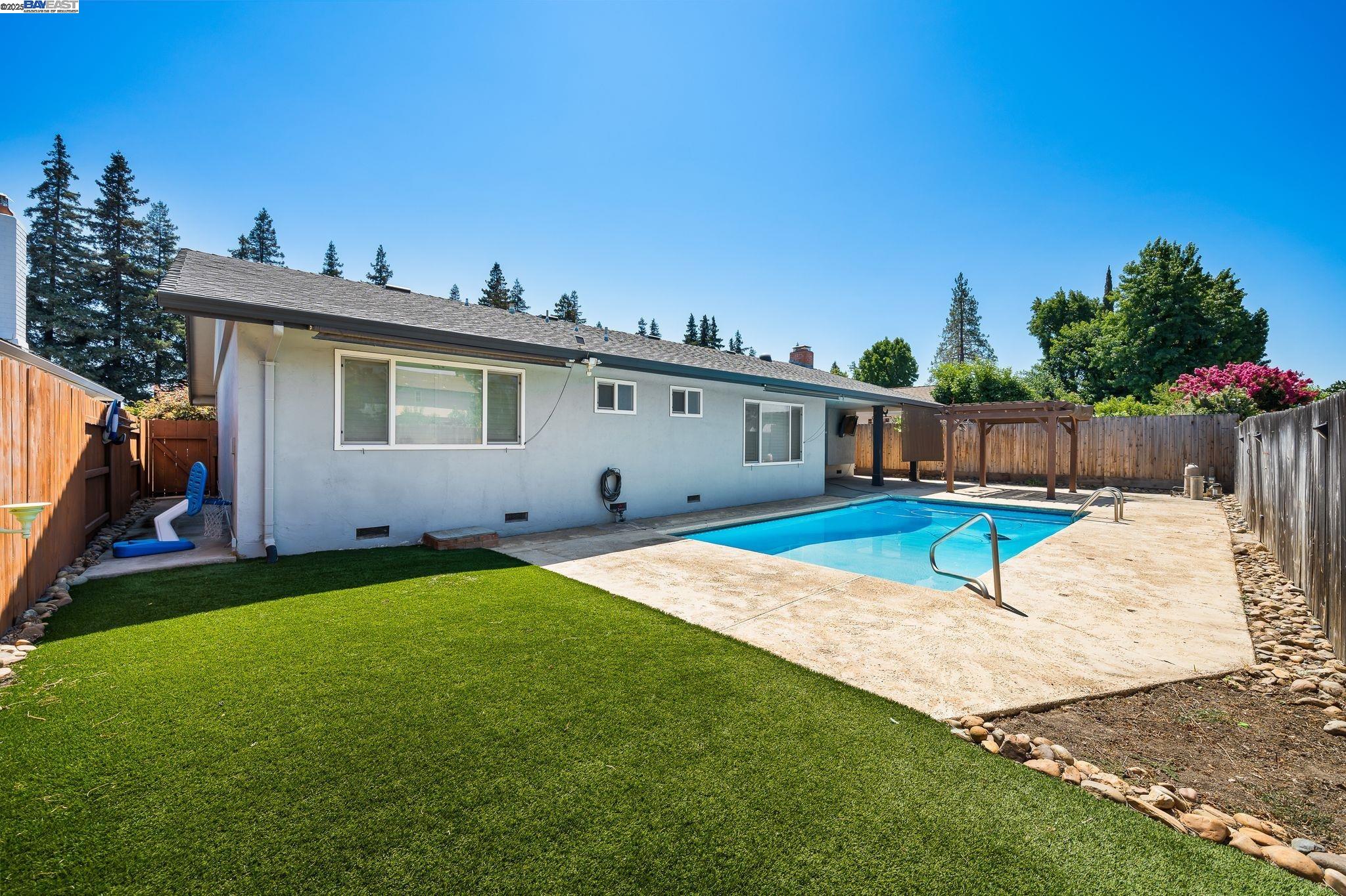 Detail Gallery Image 31 of 31 For 729 S Mills Ave, Lodi,  CA 95242 - 3 Beds | 2 Baths