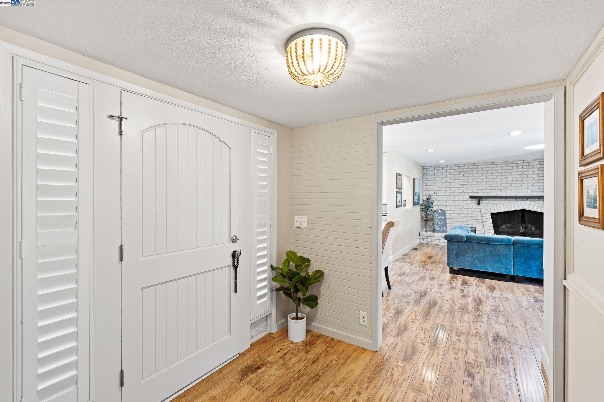 Detail Gallery Image 5 of 31 For 729 S Mills Ave, Lodi,  CA 95242 - 3 Beds | 2 Baths