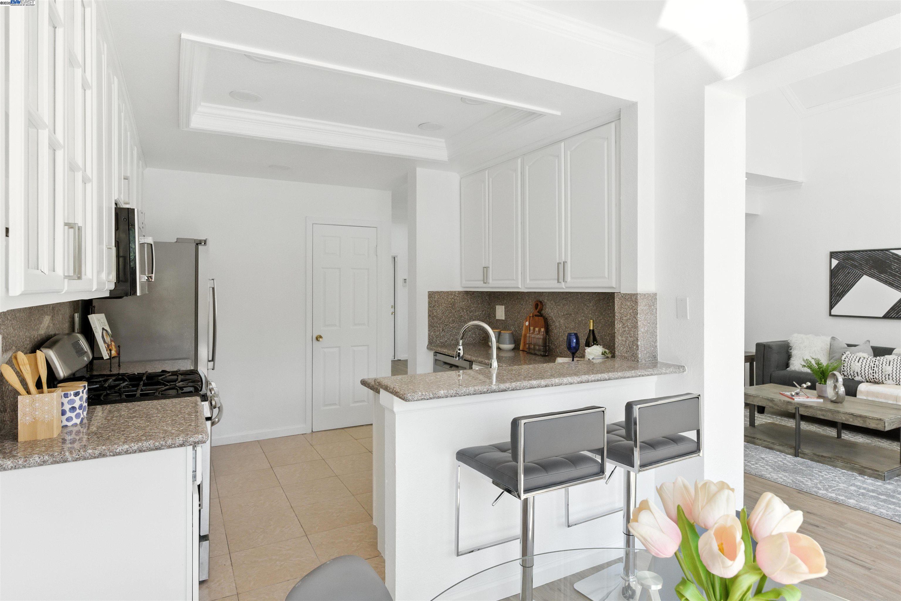 Detail Gallery Image 8 of 30 For 35968 Killorglin Cmn, Fremont,  CA 94536 - 4 Beds | 2/1 Baths