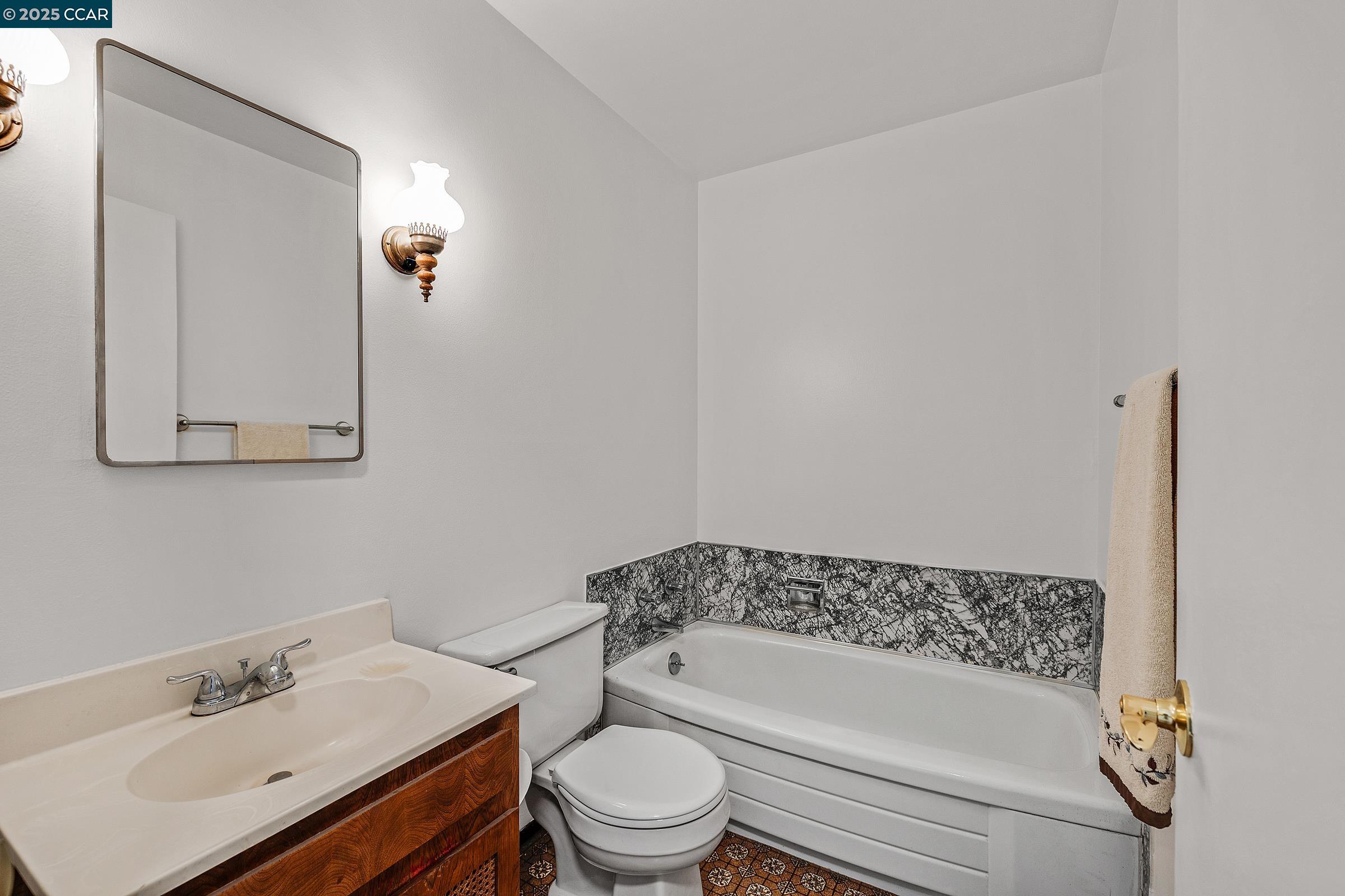 Detail Gallery Image 11 of 28 For 2107 Murphy Dr, San Pablo,  CA 94806 - 4 Beds | 2 Baths