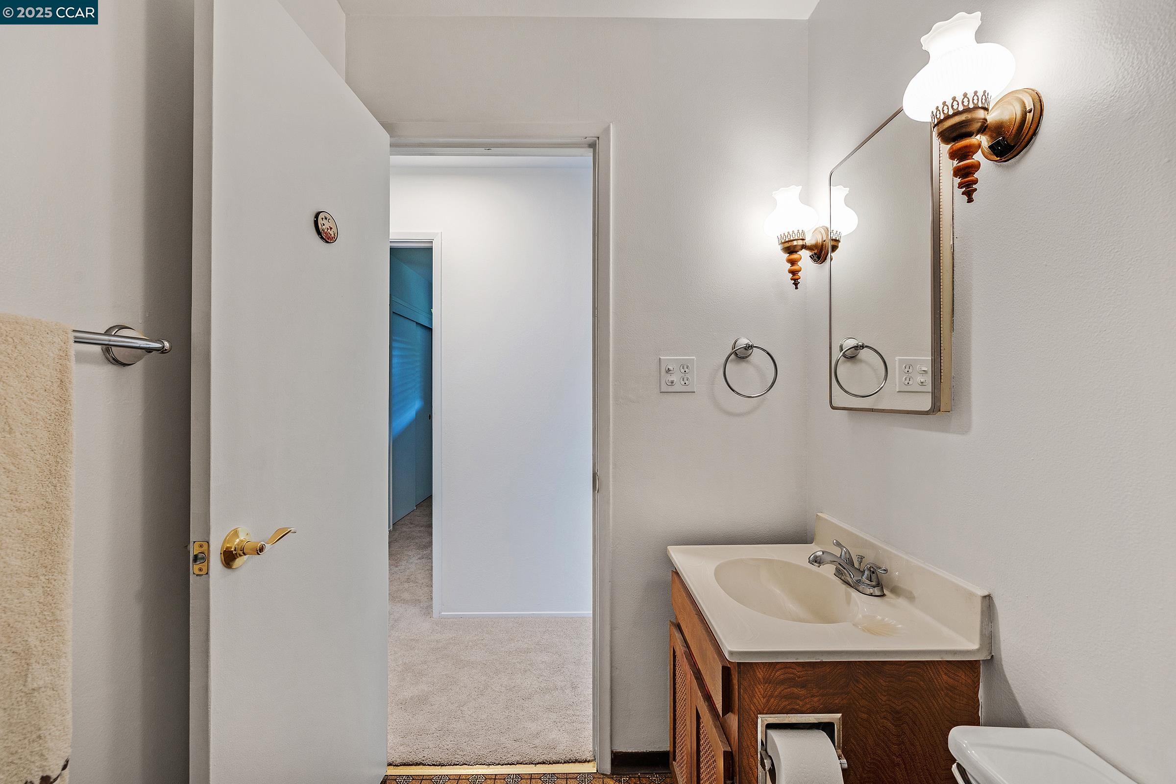 Detail Gallery Image 12 of 28 For 2107 Murphy Dr, San Pablo,  CA 94806 - 4 Beds | 2 Baths