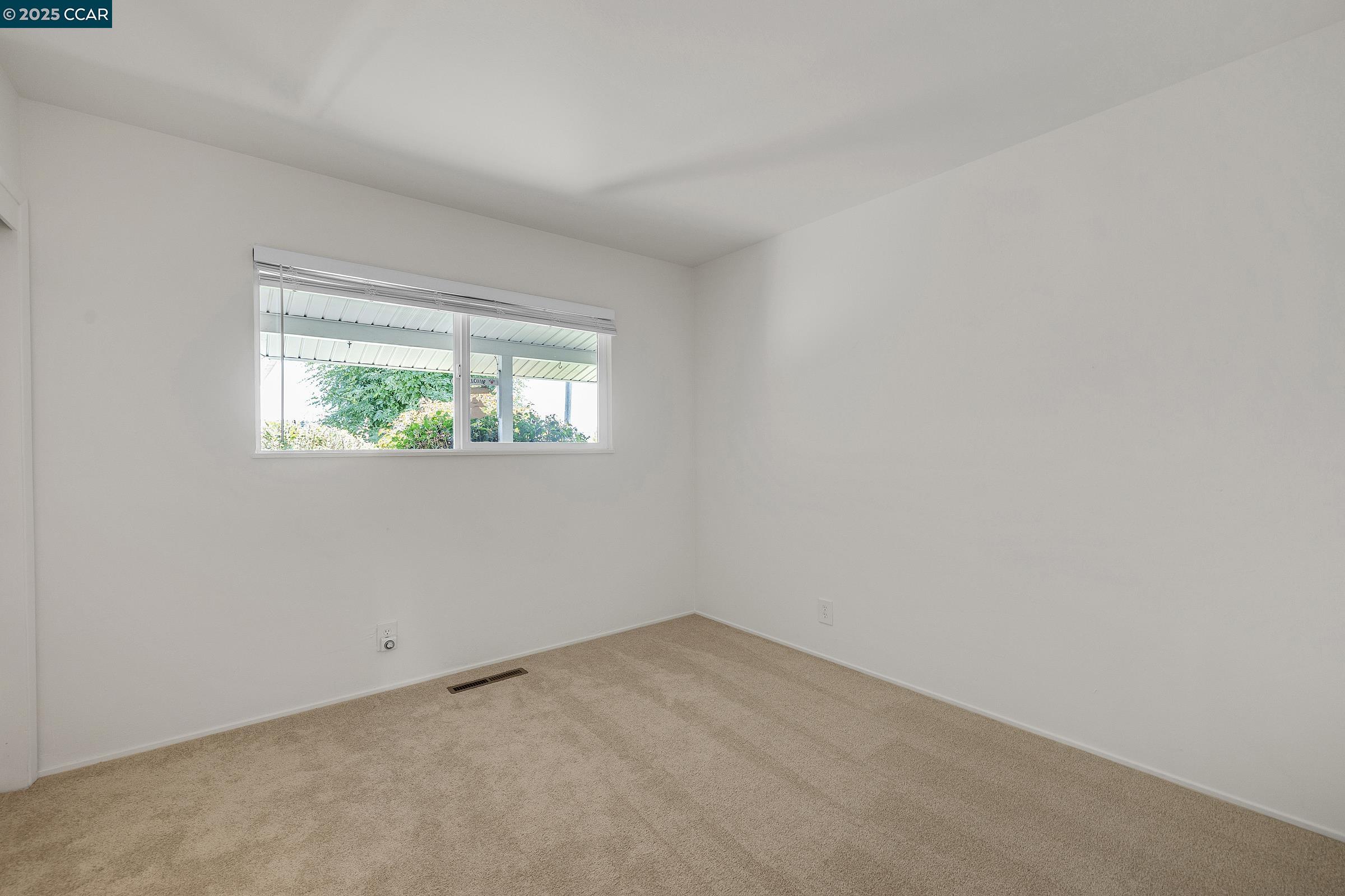 Detail Gallery Image 13 of 28 For 2107 Murphy Dr, San Pablo,  CA 94806 - 4 Beds | 2 Baths