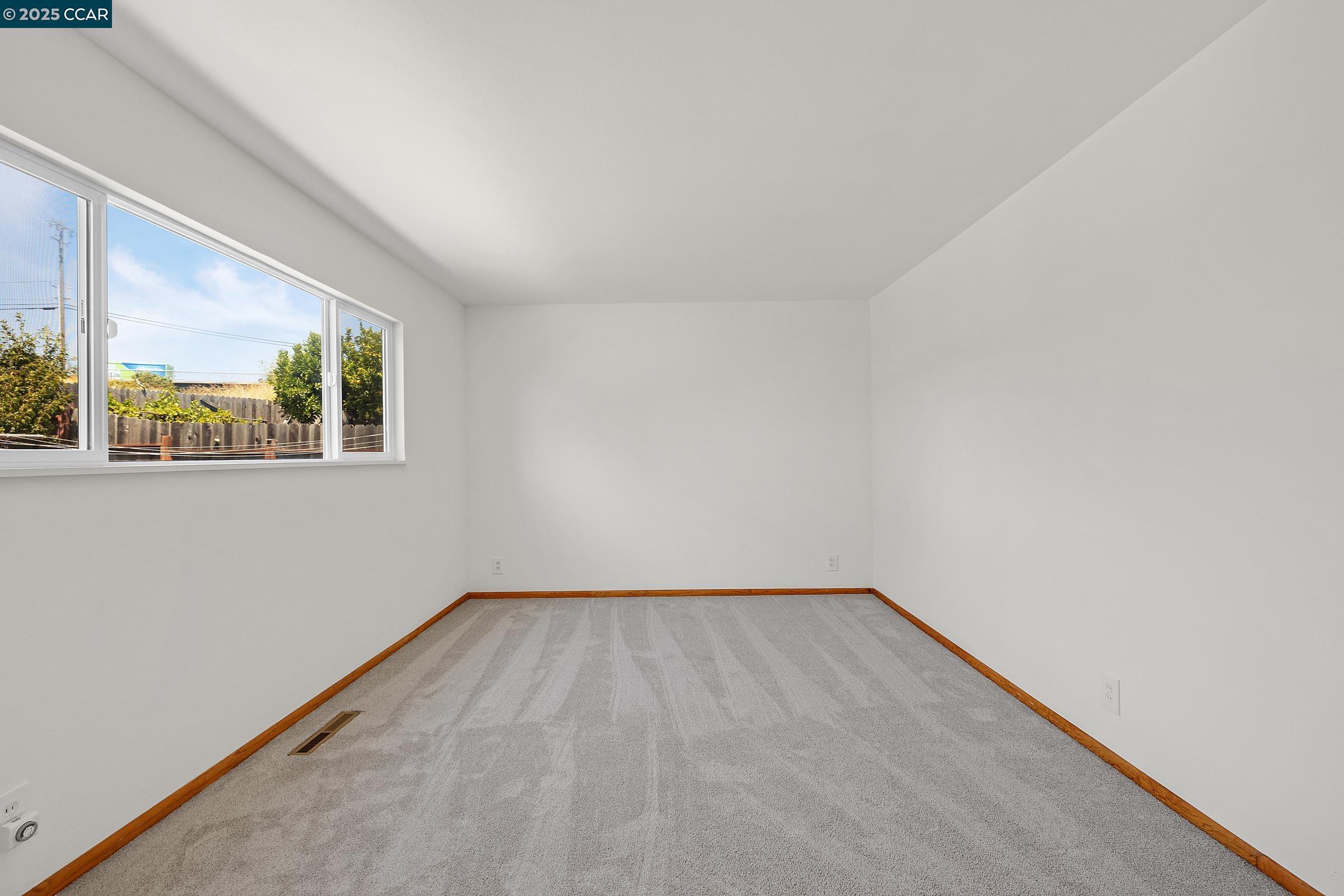 Detail Gallery Image 20 of 28 For 2107 Murphy Dr, San Pablo,  CA 94806 - 4 Beds | 2 Baths