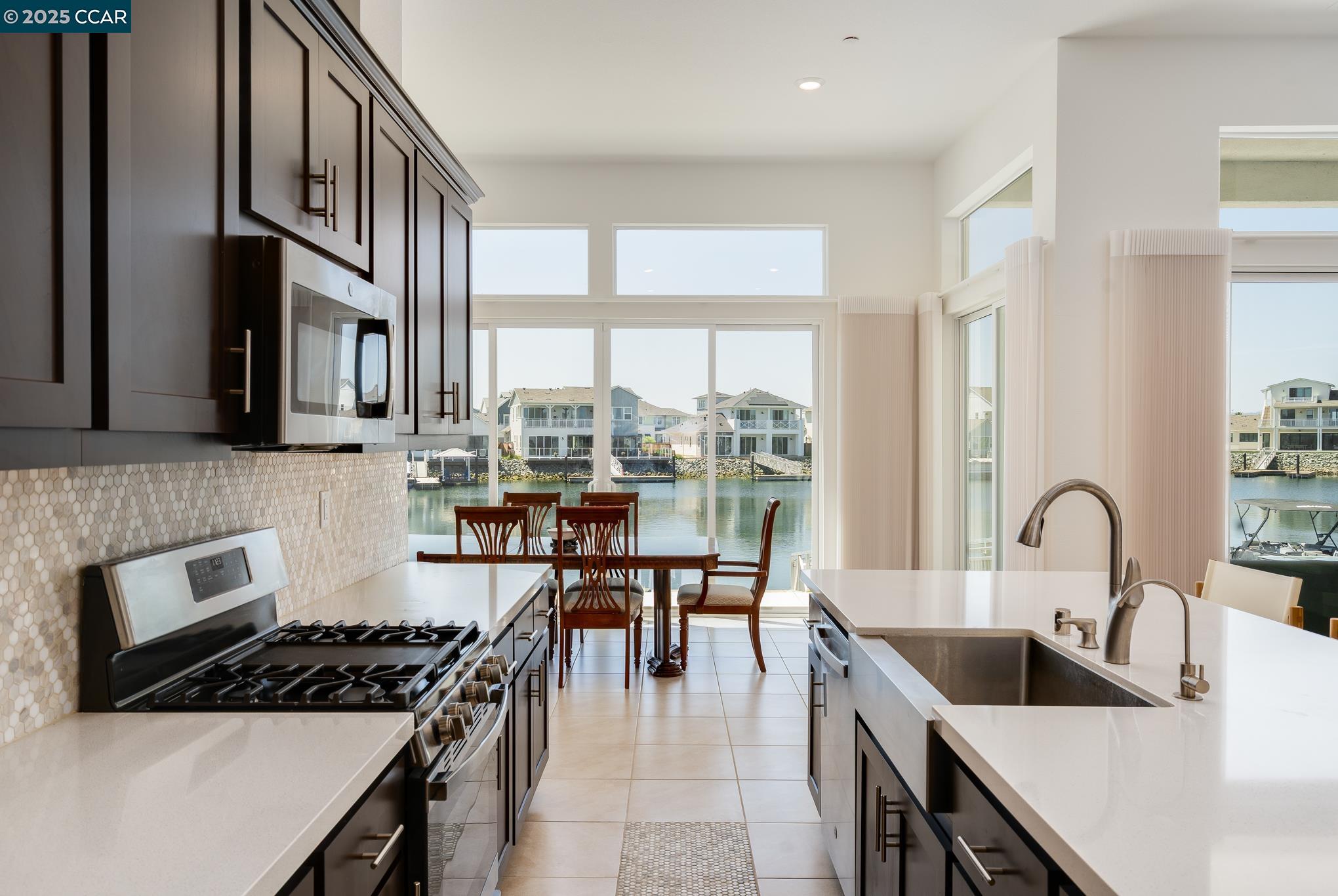 Detail Gallery Image 9 of 27 For 3305 Delta Coves Dr, Bethel Island,  CA 94511 - 3 Beds | 2 Baths