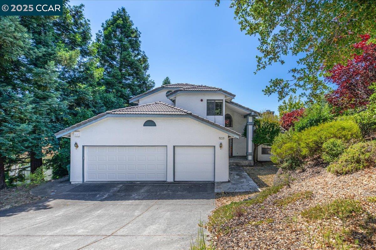 Detail Gallery Image 1 of 34 For 2641 Lucas Ave, Pinole,  CA 94564 - 4 Beds | 3 Baths