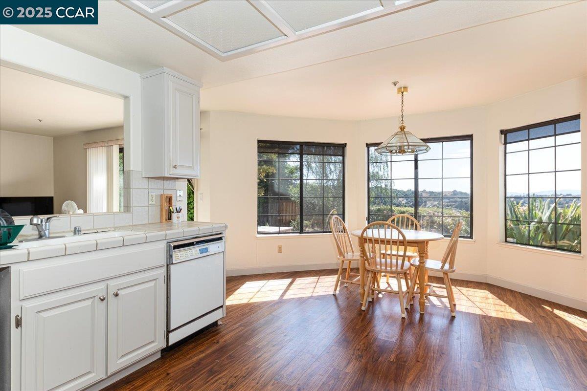 Detail Gallery Image 14 of 34 For 2641 Lucas Ave, Pinole,  CA 94564 - 4 Beds | 3 Baths