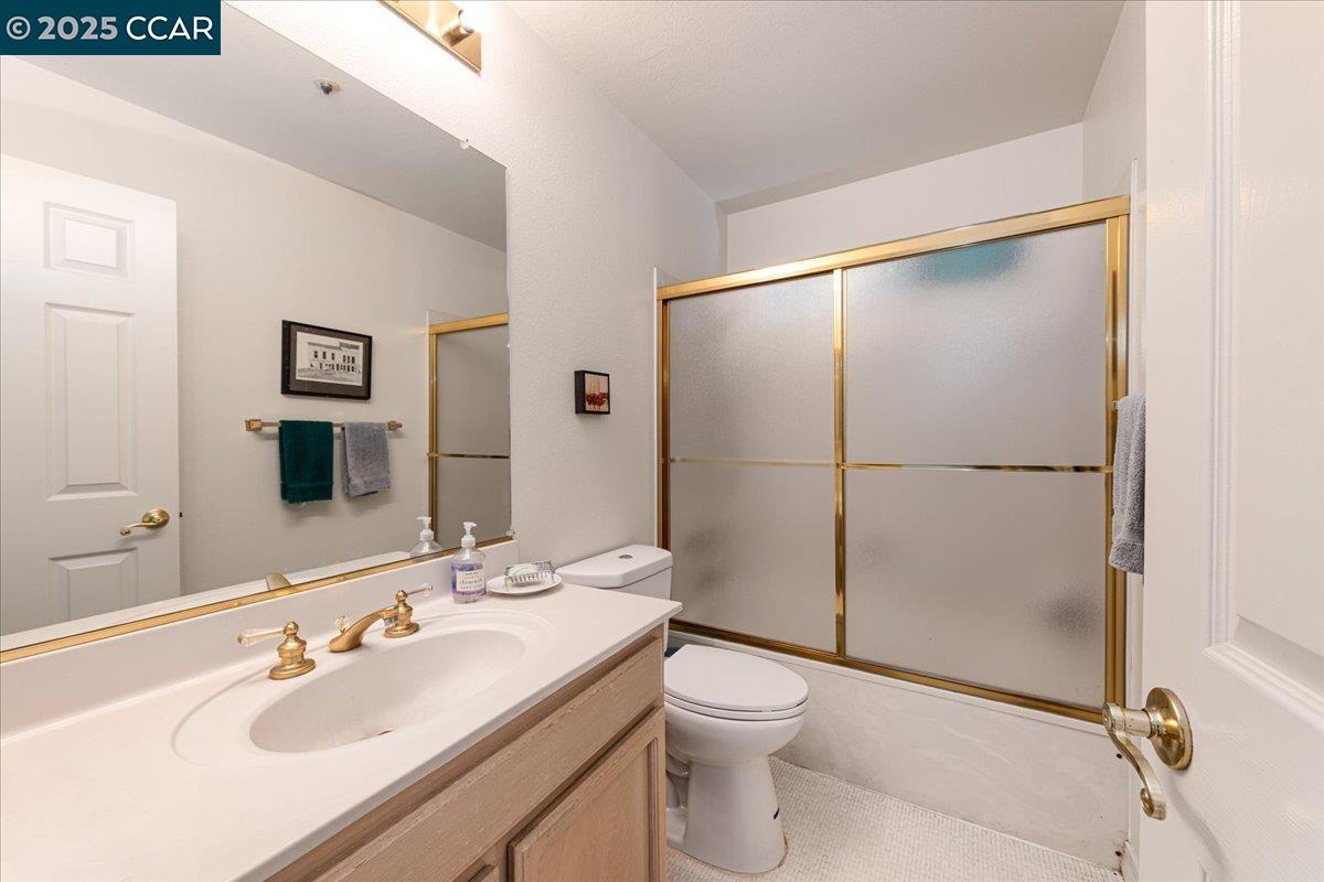 Detail Gallery Image 17 of 34 For 2641 Lucas Ave, Pinole,  CA 94564 - 4 Beds | 3 Baths