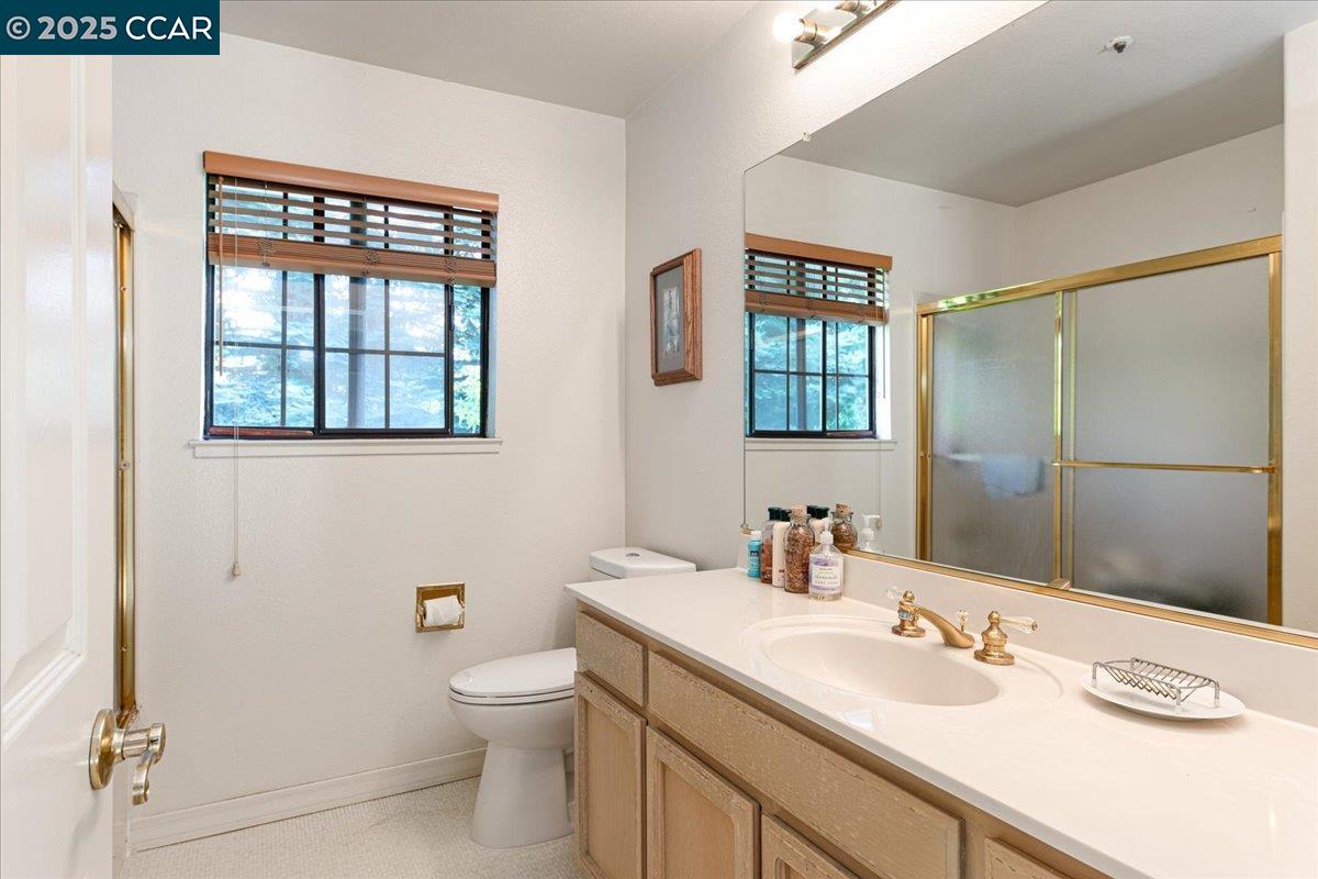 Detail Gallery Image 22 of 34 For 2641 Lucas Ave, Pinole,  CA 94564 - 4 Beds | 3 Baths
