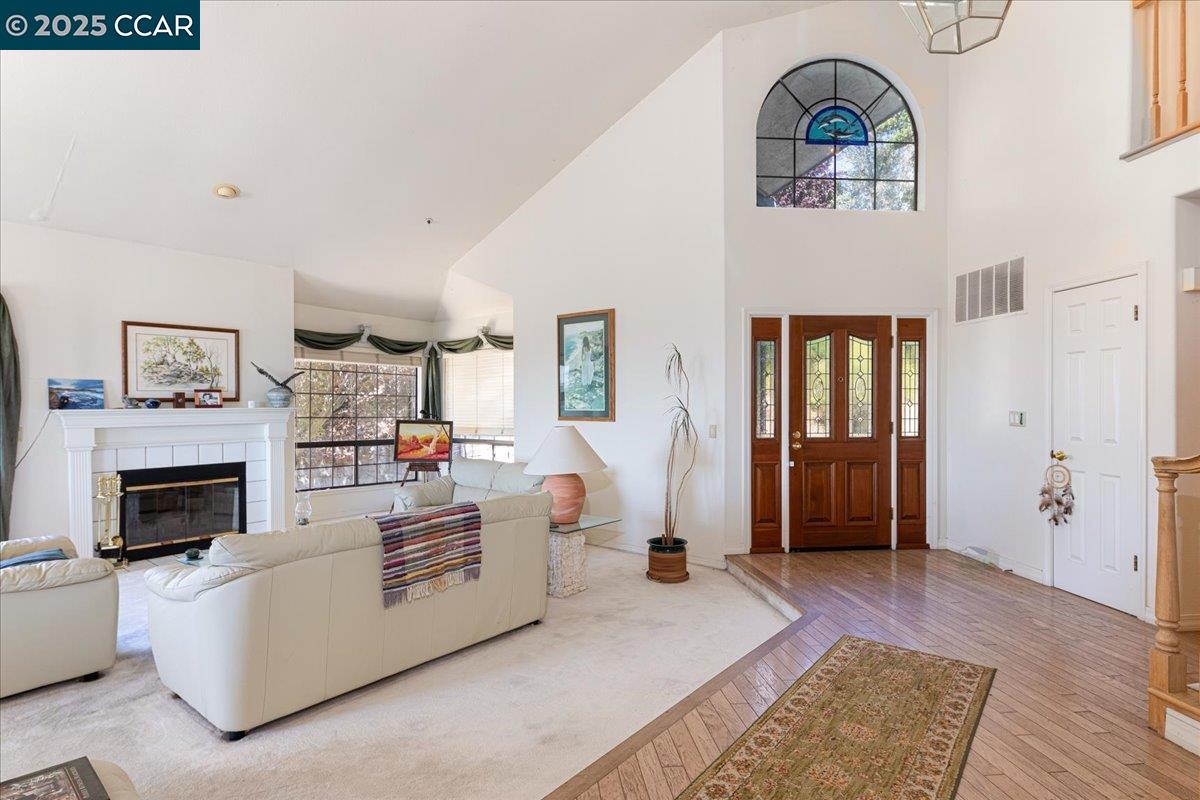 Detail Gallery Image 4 of 34 For 2641 Lucas Ave, Pinole,  CA 94564 - 4 Beds | 3 Baths