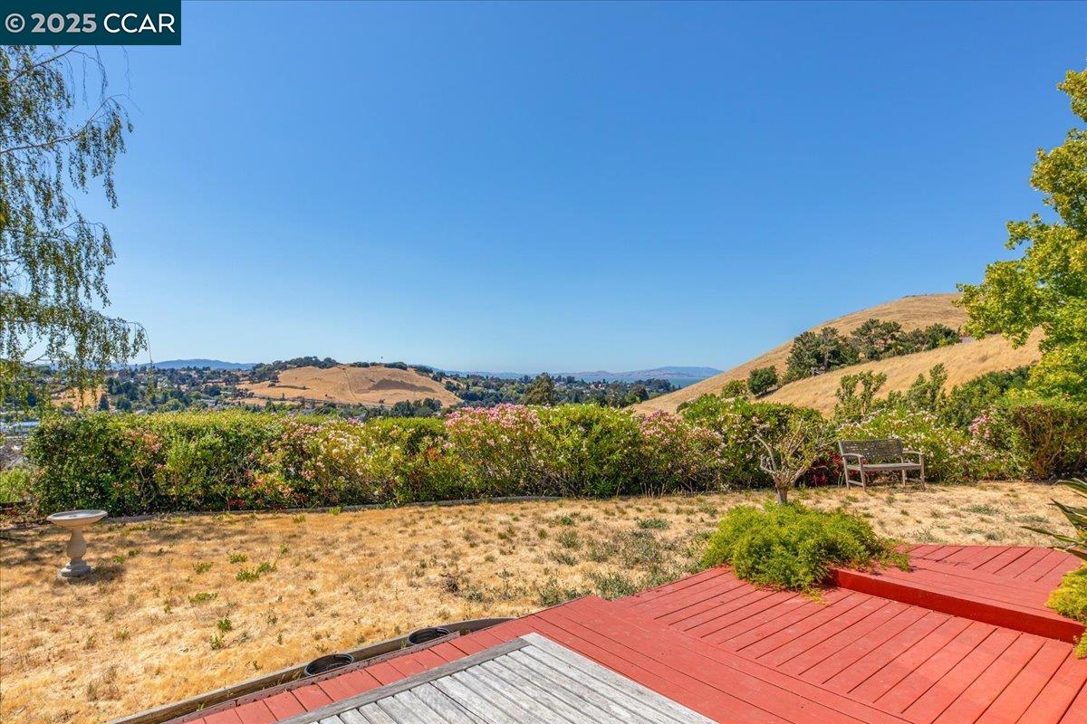 Detail Gallery Image 31 of 34 For 2641 Lucas Ave, Pinole,  CA 94564 - 4 Beds | 3 Baths