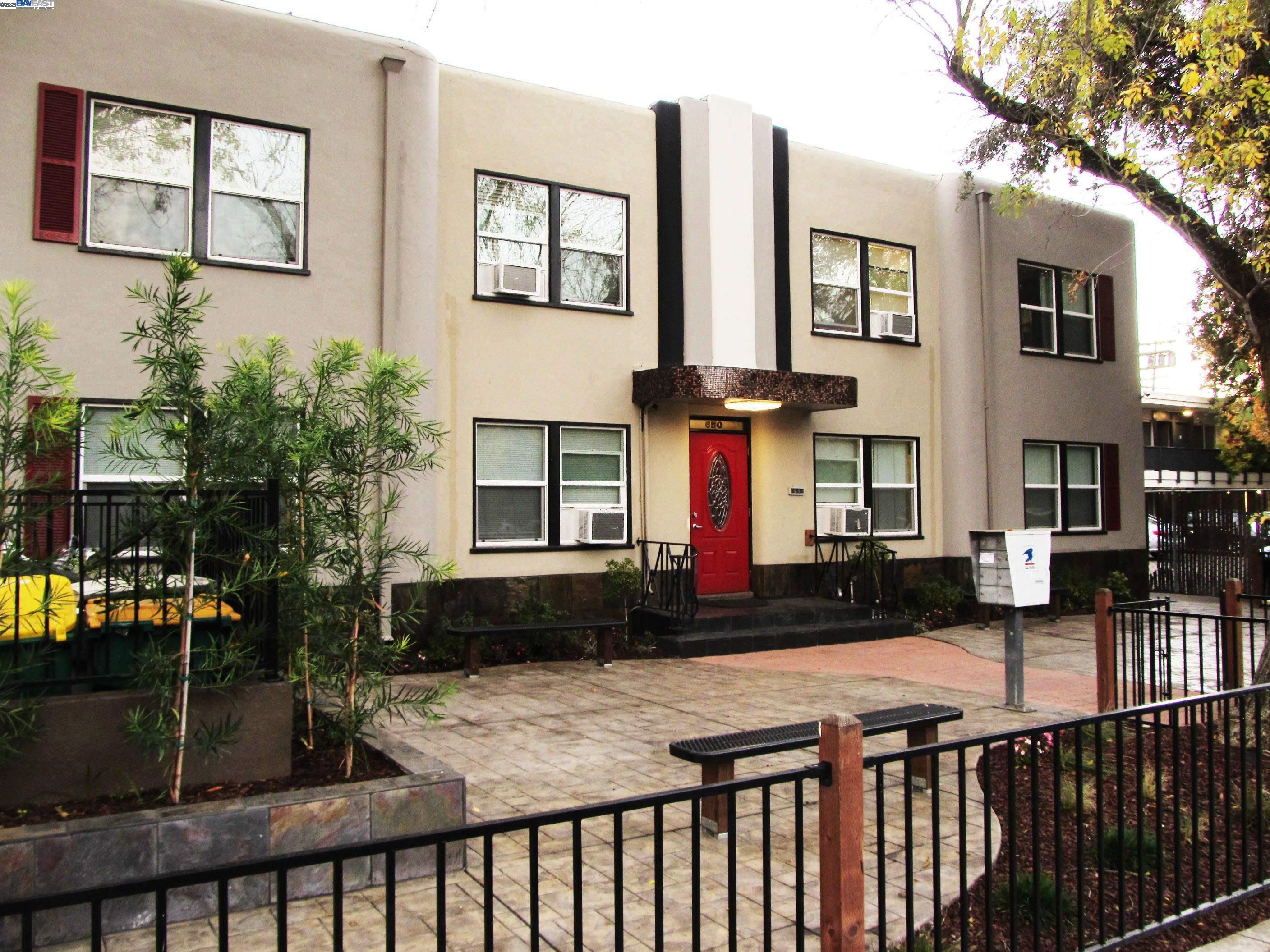 Detail Gallery Image 2 of 22 For 650 Dave Brubeck Way #7,  Stockton,  CA 95204 - 2 Beds | 1 Baths