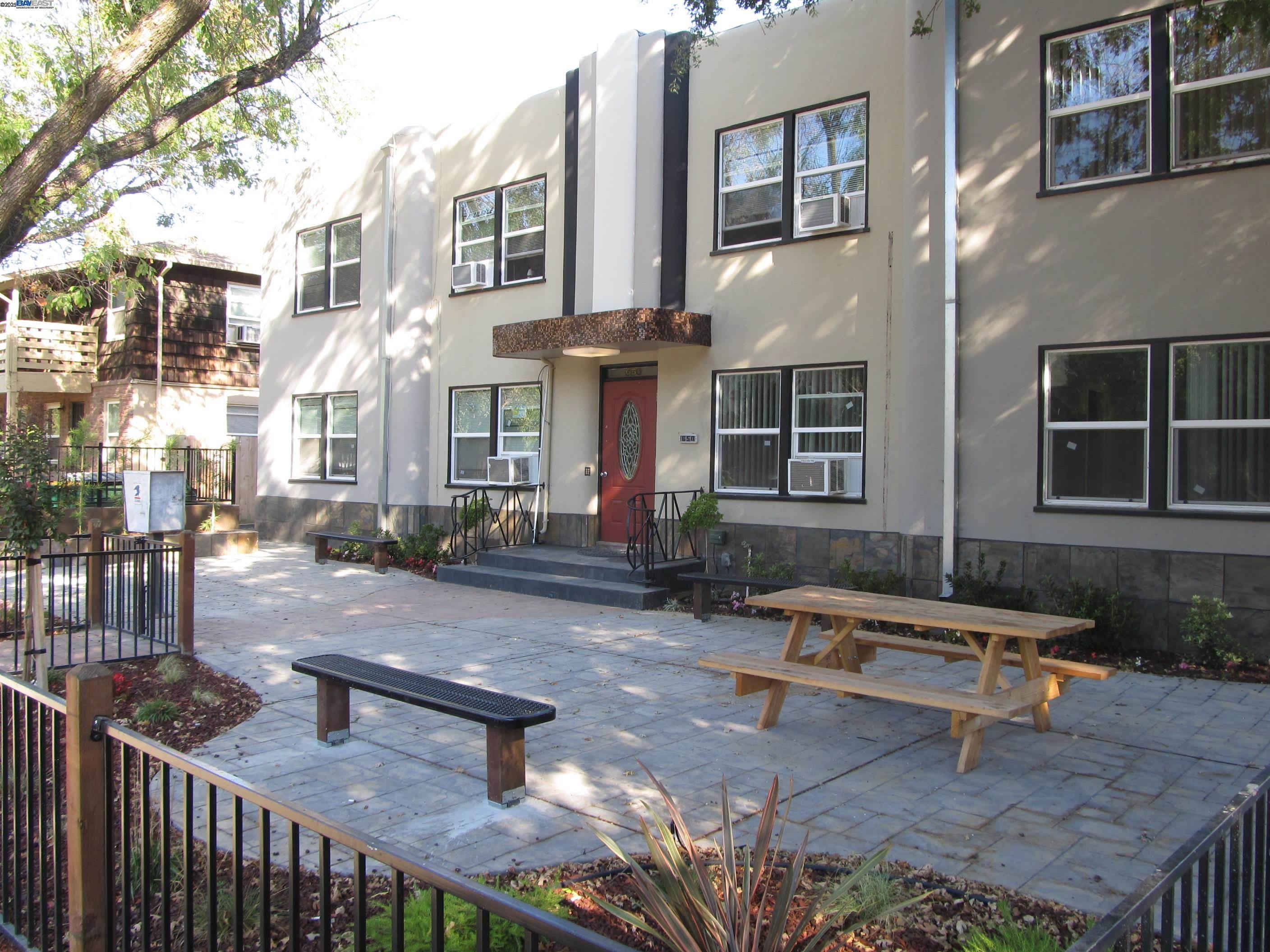 Detail Gallery Image 18 of 22 For 650 Dave Brubeck Way #7,  Stockton,  CA 95204 - 2 Beds | 1 Baths