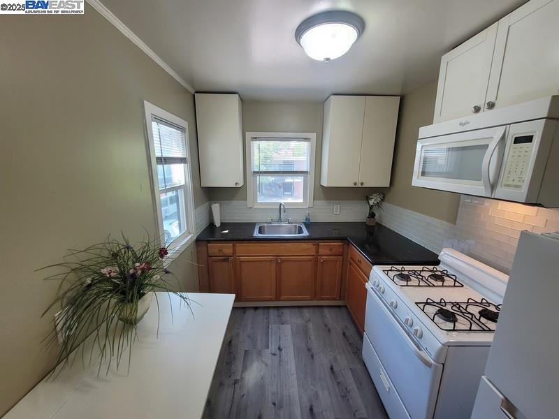 Detail Gallery Image 5 of 22 For 650 Dave Brubeck Way #7,  Stockton,  CA 95204 - 2 Beds | 1 Baths