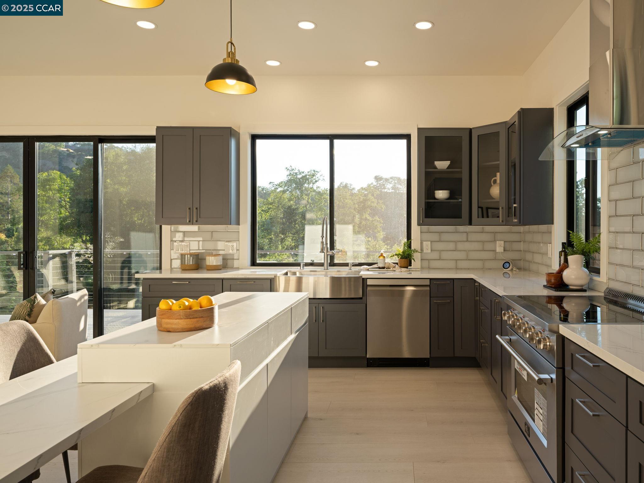 Detail Gallery Image 34 of 60 For 128 Castle Crest Rd, Alamo,  CA 94507 - 6 Beds | 5/1 Baths