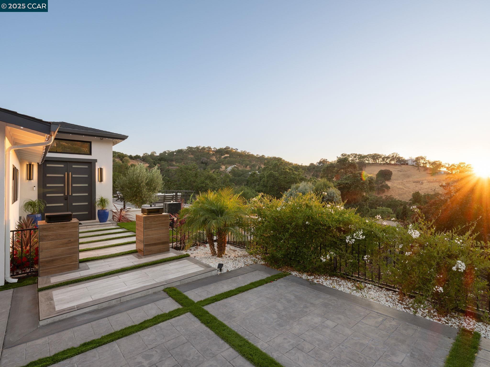 Detail Gallery Image 35 of 60 For 128 Castle Crest Rd, Alamo,  CA 94507 - 6 Beds | 5/1 Baths