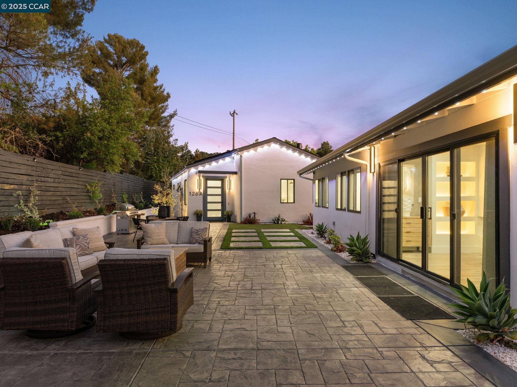 Detail Gallery Image 7 of 60 For 128 Castle Crest Rd, Alamo,  CA 94507 - 6 Beds | 5/1 Baths