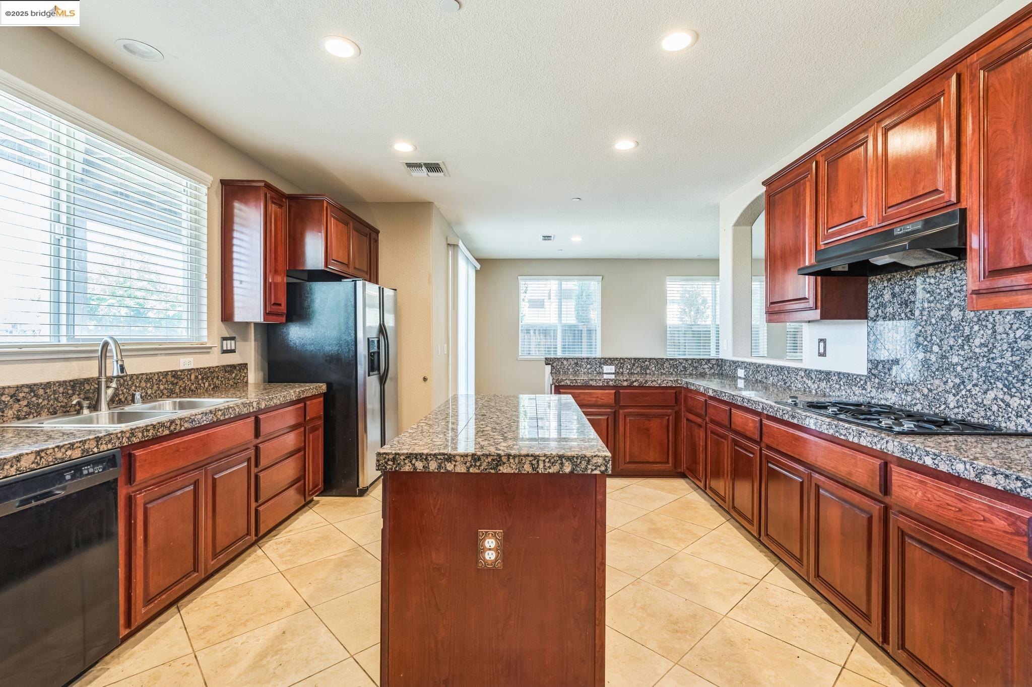 Detail Gallery Image 7 of 29 For 2665 Torrey Pines Dr, Brentwood,  CA 94513 - 4 Beds | 3 Baths