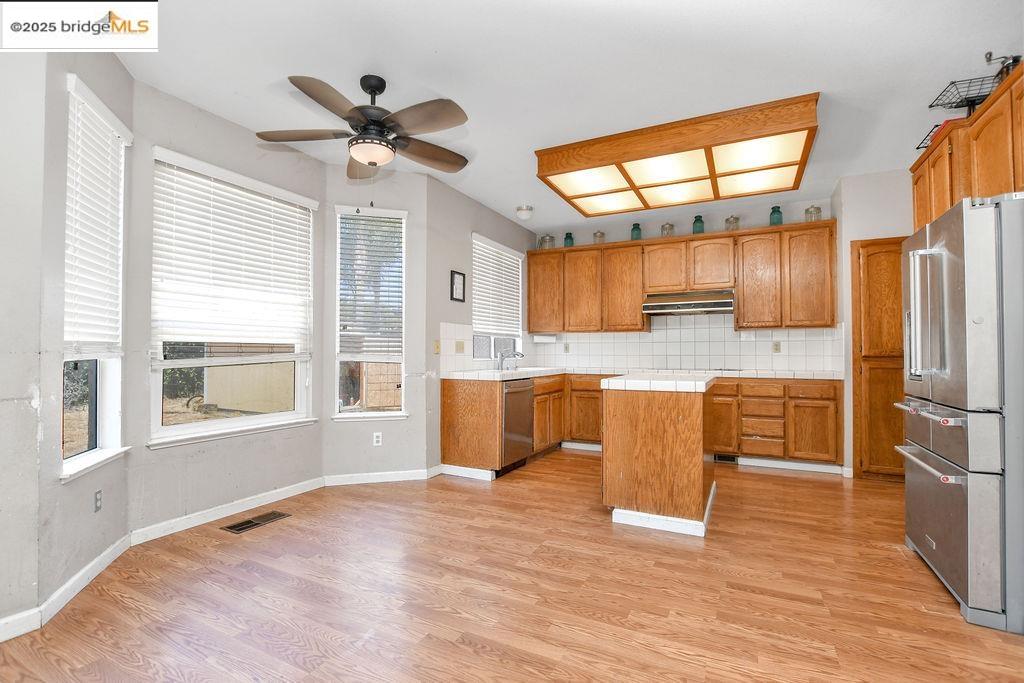 Detail Gallery Image 9 of 27 For 377 Madrone Pl, Brentwood,  CA 94513 - 4 Beds | 2/1 Baths
