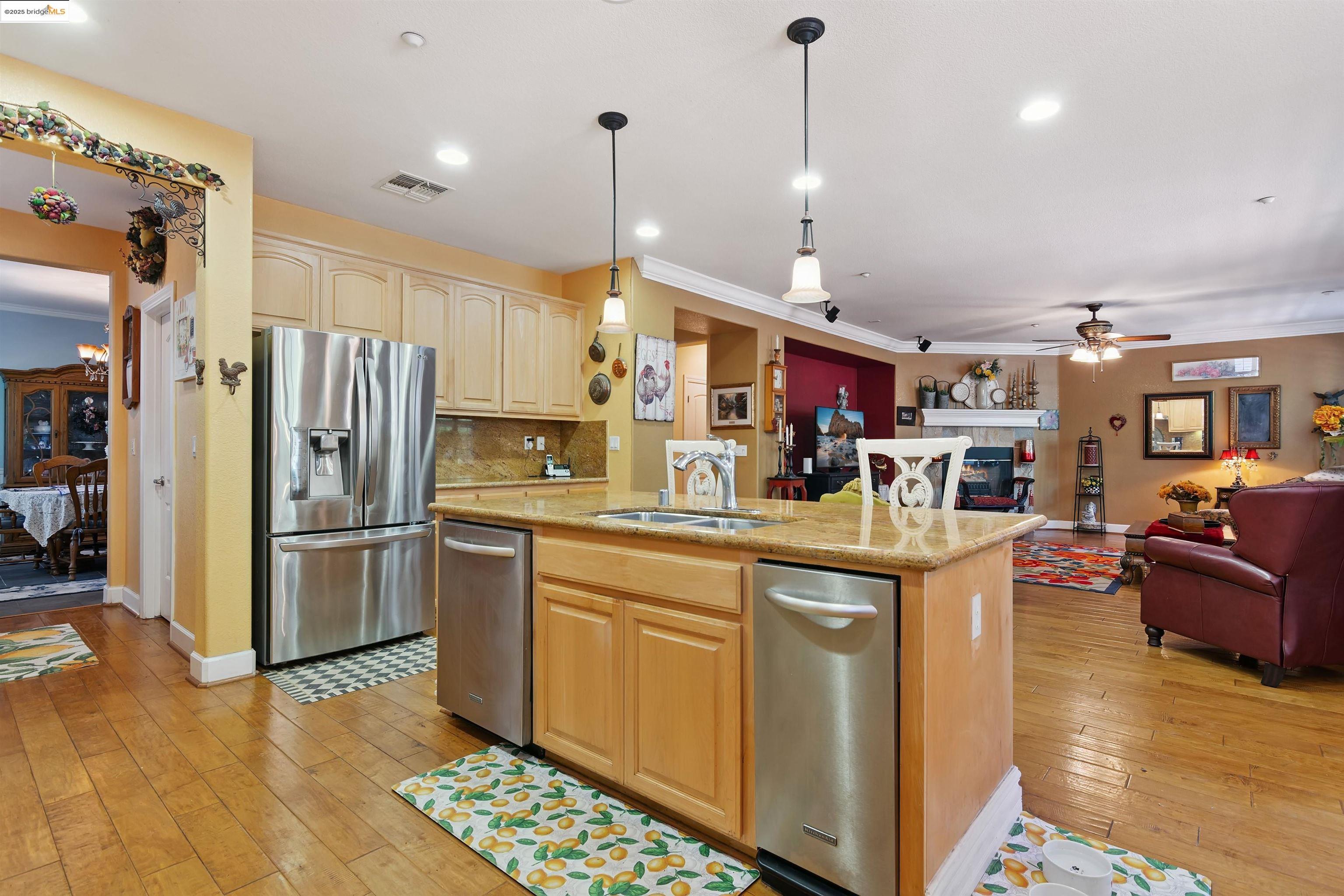 Detail Gallery Image 17 of 60 For 1196 Holsapple Way, Brentwood,  CA 94513 - 4 Beds | 3/1 Baths