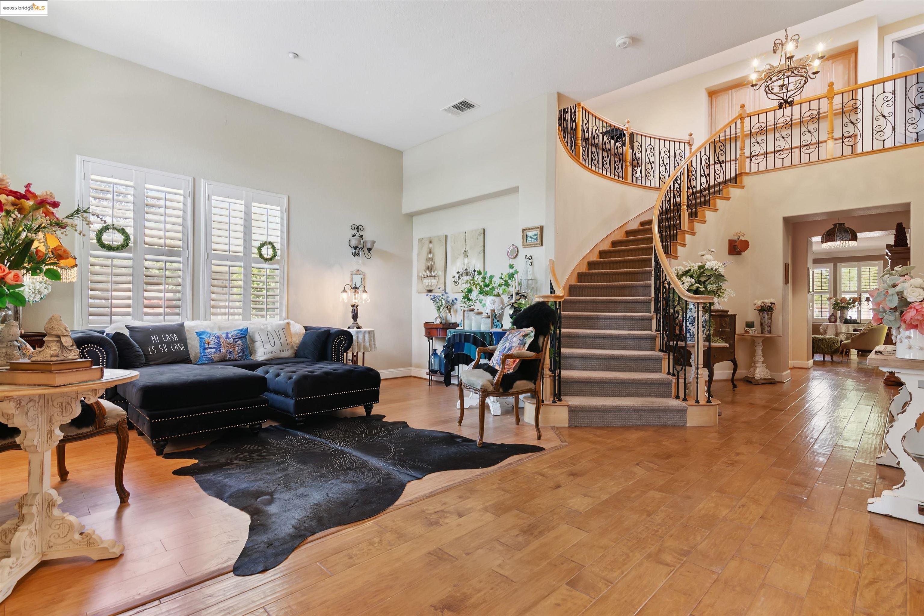 Detail Gallery Image 9 of 60 For 1196 Holsapple Way, Brentwood,  CA 94513 - 4 Beds | 3/1 Baths