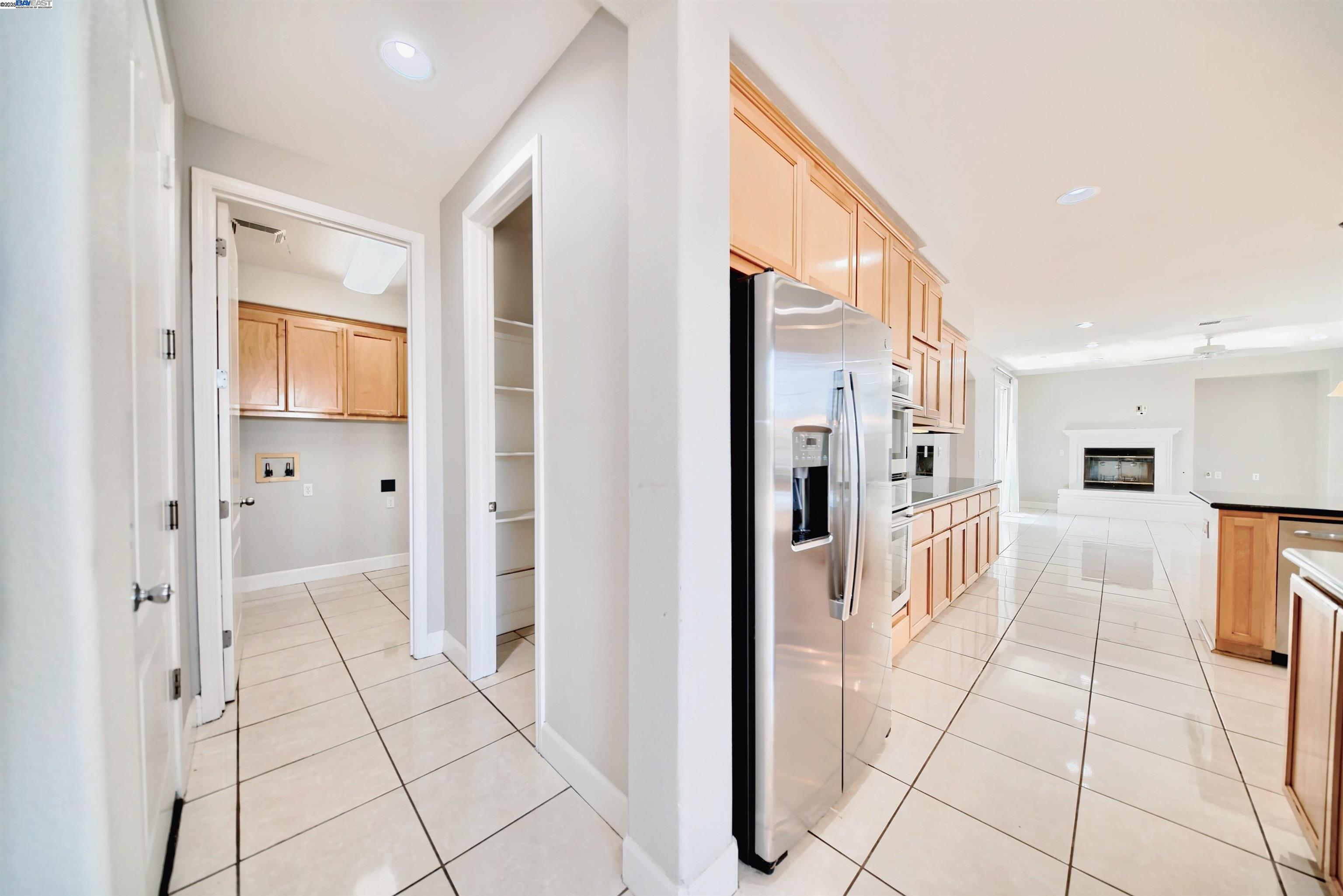 Detail Gallery Image 18 of 37 For 1069 Dry Creek Ct, Lathrop,  CA 95330 - 5 Beds | 3/1 Baths