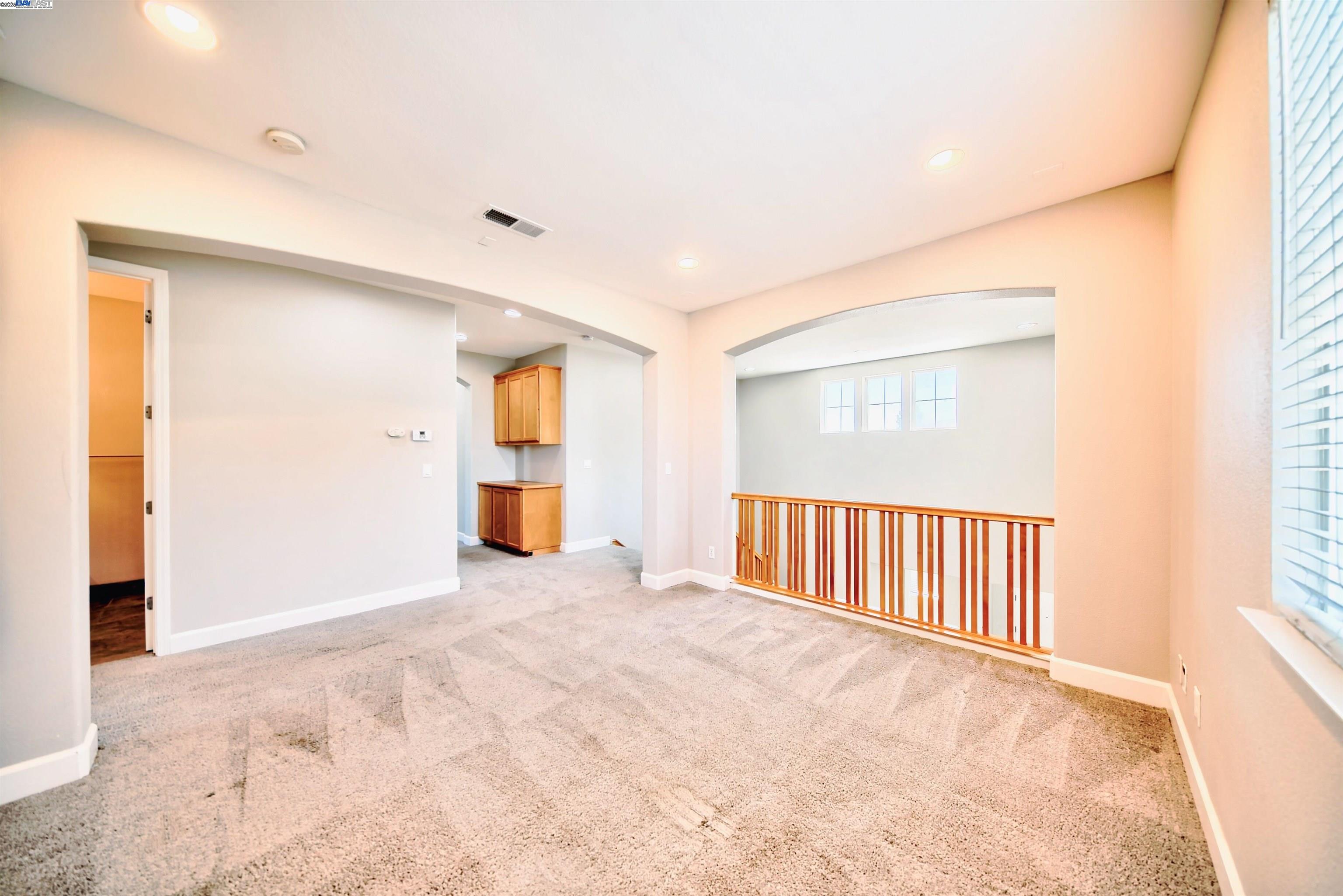 Detail Gallery Image 21 of 37 For 1069 Dry Creek Ct, Lathrop,  CA 95330 - 5 Beds | 3/1 Baths