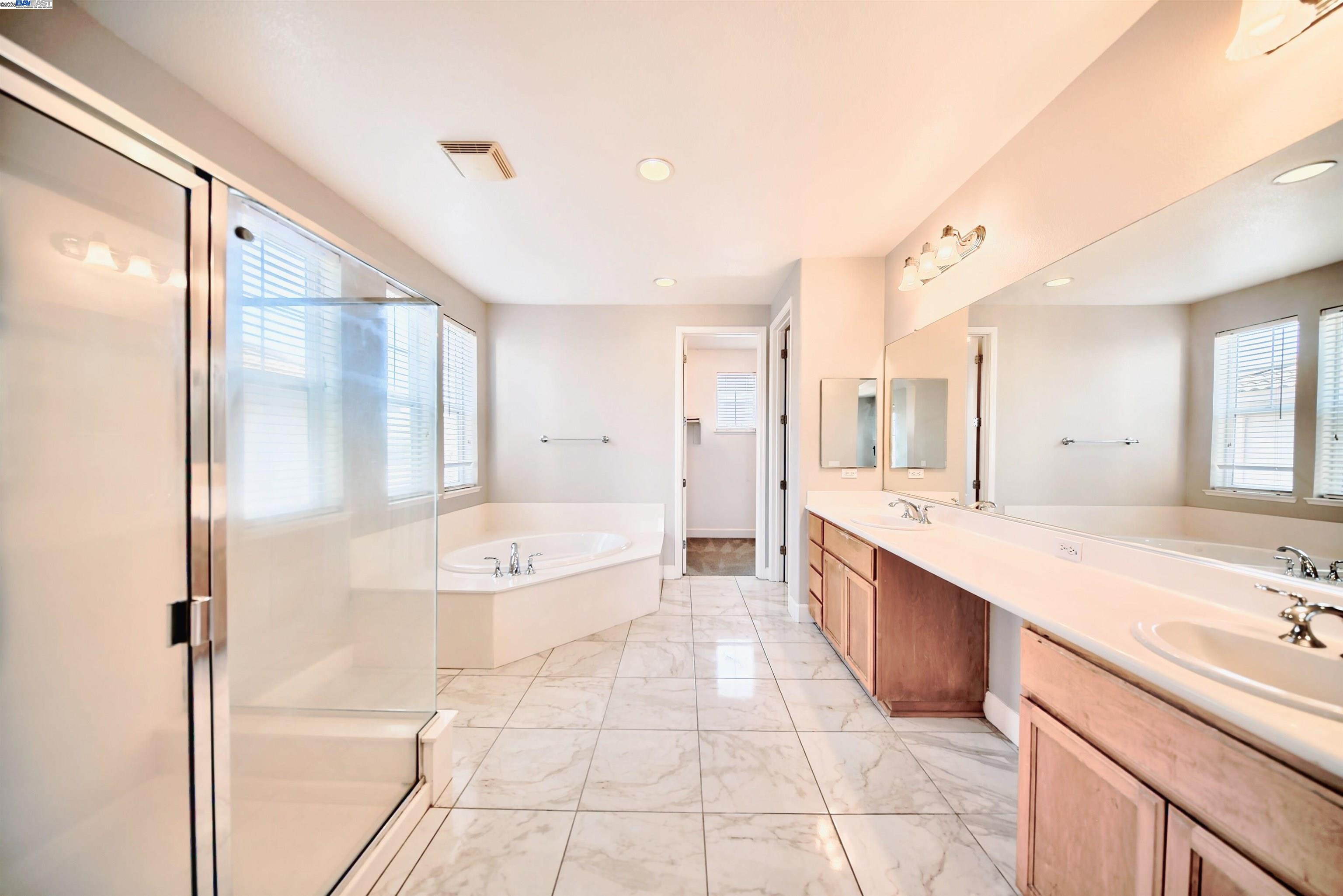Detail Gallery Image 24 of 37 For 1069 Dry Creek Ct, Lathrop,  CA 95330 - 5 Beds | 3/1 Baths