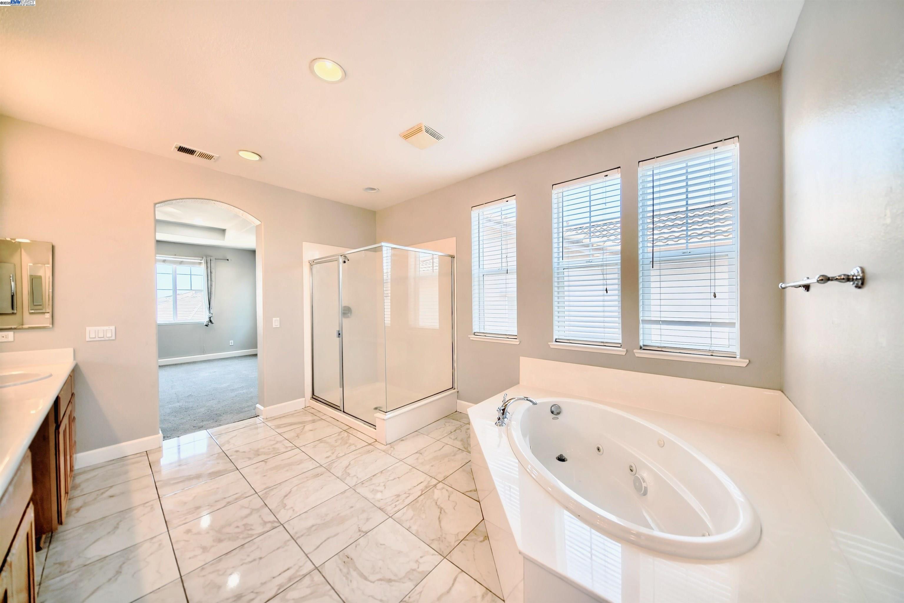 Detail Gallery Image 26 of 37 For 1069 Dry Creek Ct, Lathrop,  CA 95330 - 5 Beds | 3/1 Baths