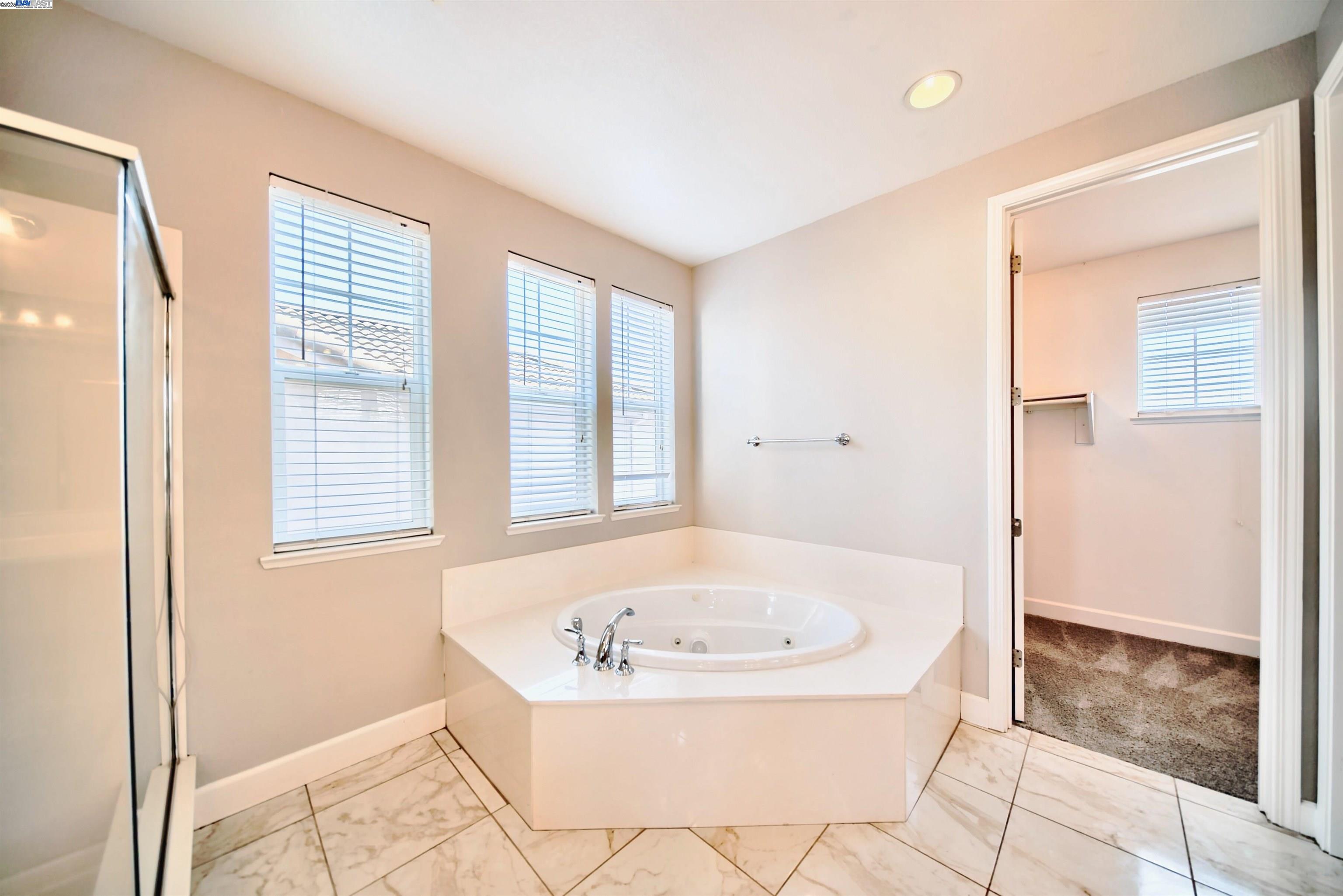 Detail Gallery Image 27 of 37 For 1069 Dry Creek Ct, Lathrop,  CA 95330 - 5 Beds | 3/1 Baths