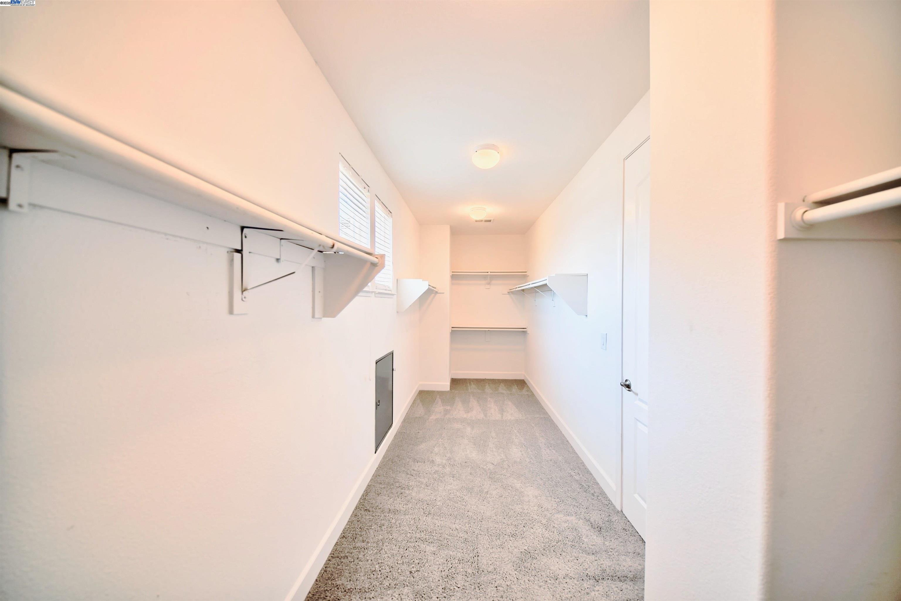 Detail Gallery Image 28 of 37 For 1069 Dry Creek Ct, Lathrop,  CA 95330 - 5 Beds | 3/1 Baths
